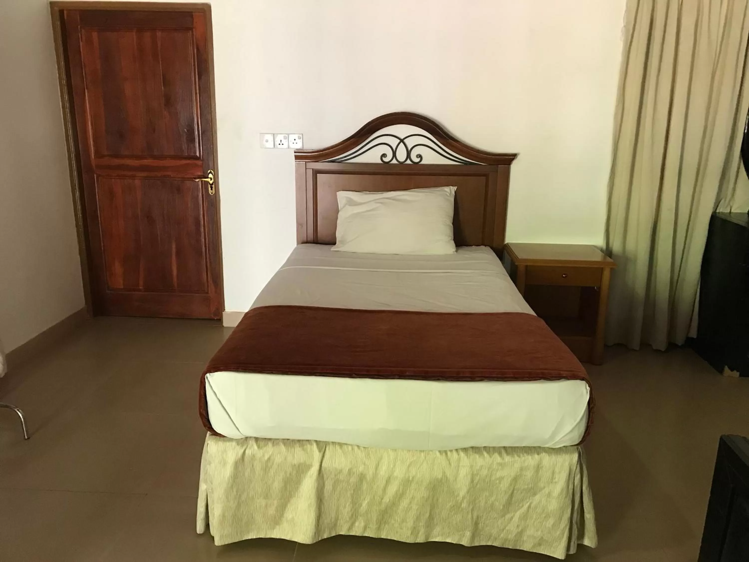 Bed in Hotel 4 U Saliya Garden