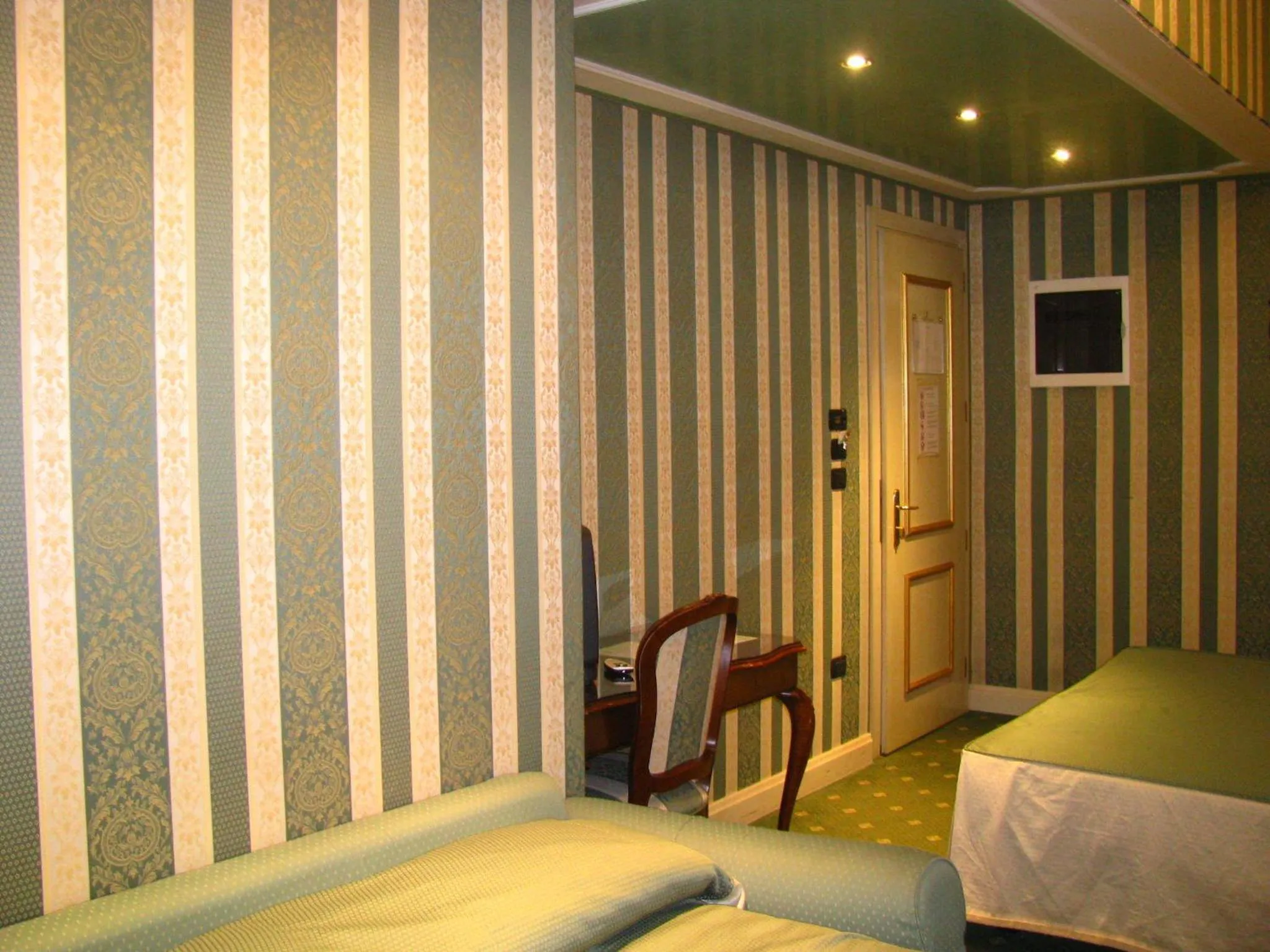 Photo of the whole room in Hotel Belle Epoque