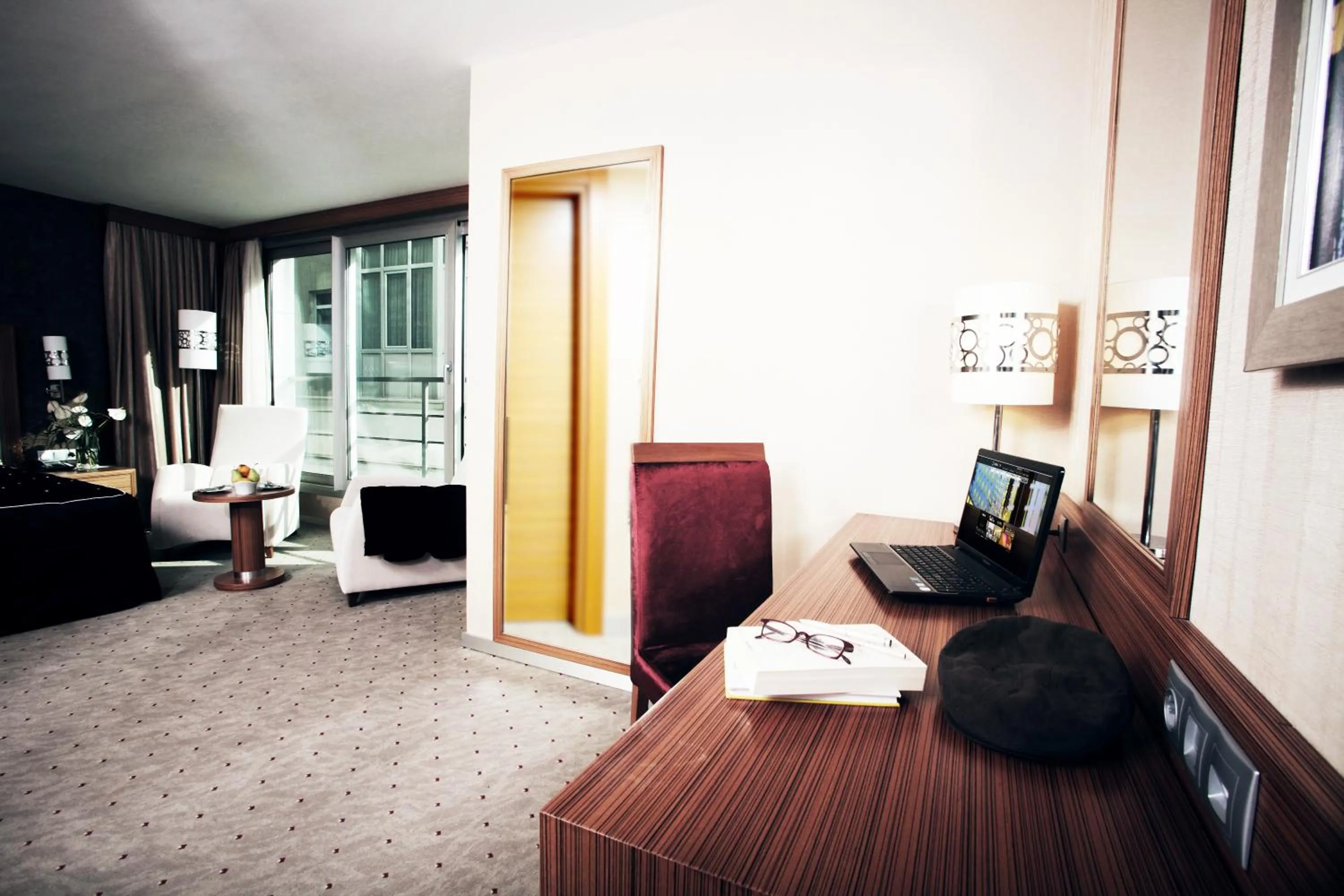 Seating area in Demora Hotel