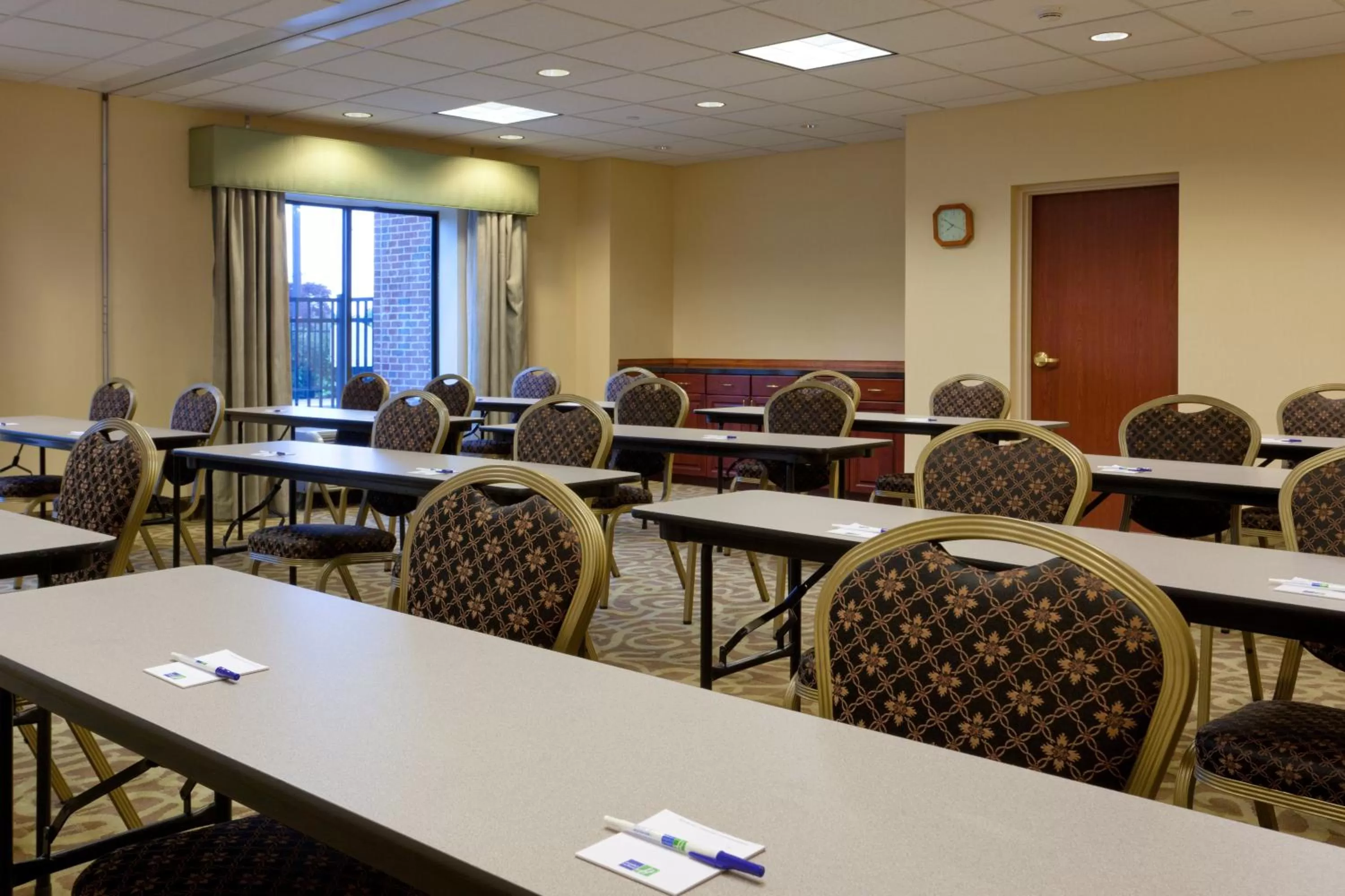 Meeting/conference room in Holiday Inn Express Hotel & Suites-North East by IHG