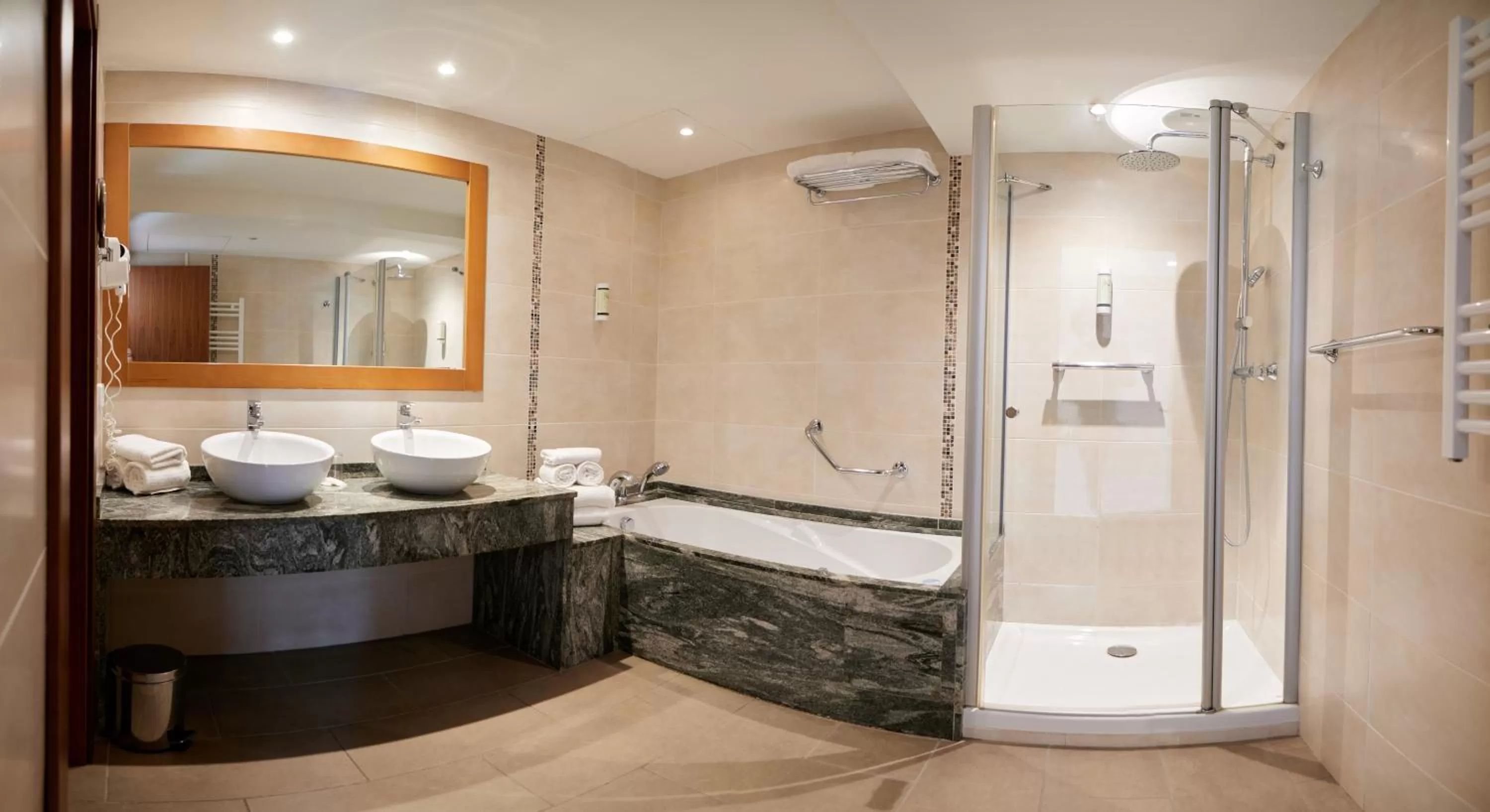 Bathroom in Los Geranios