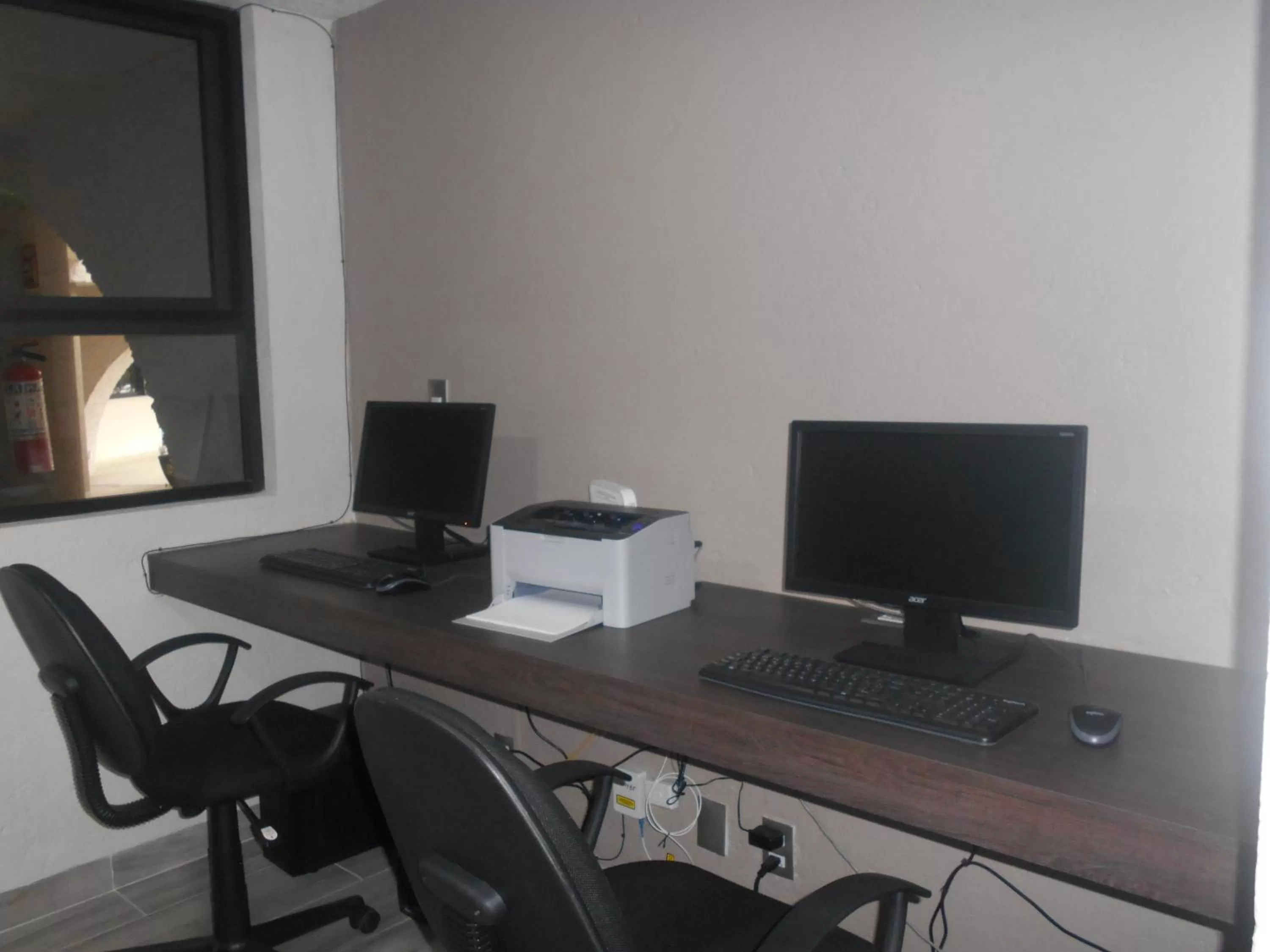 Business facilities in Hotel Puente Real