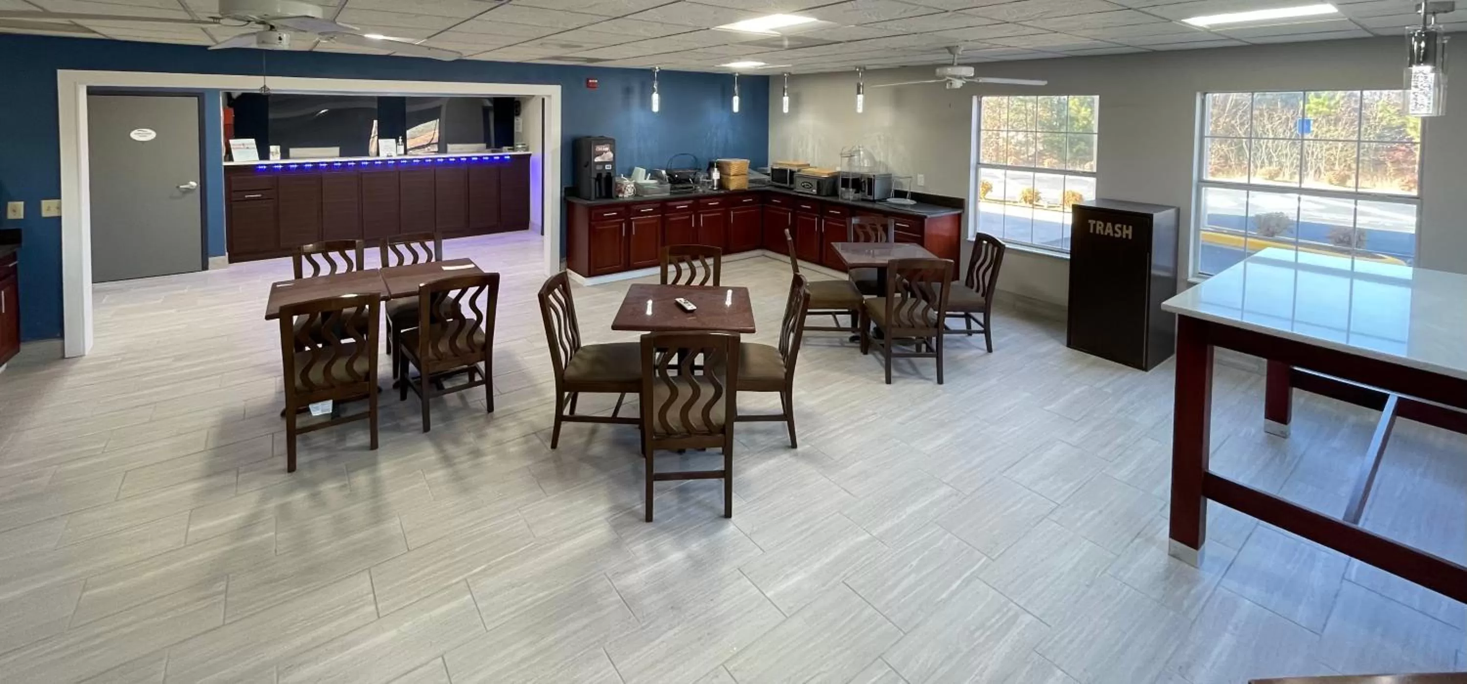 Food and drinks in Baymont by Wyndham Adairsville