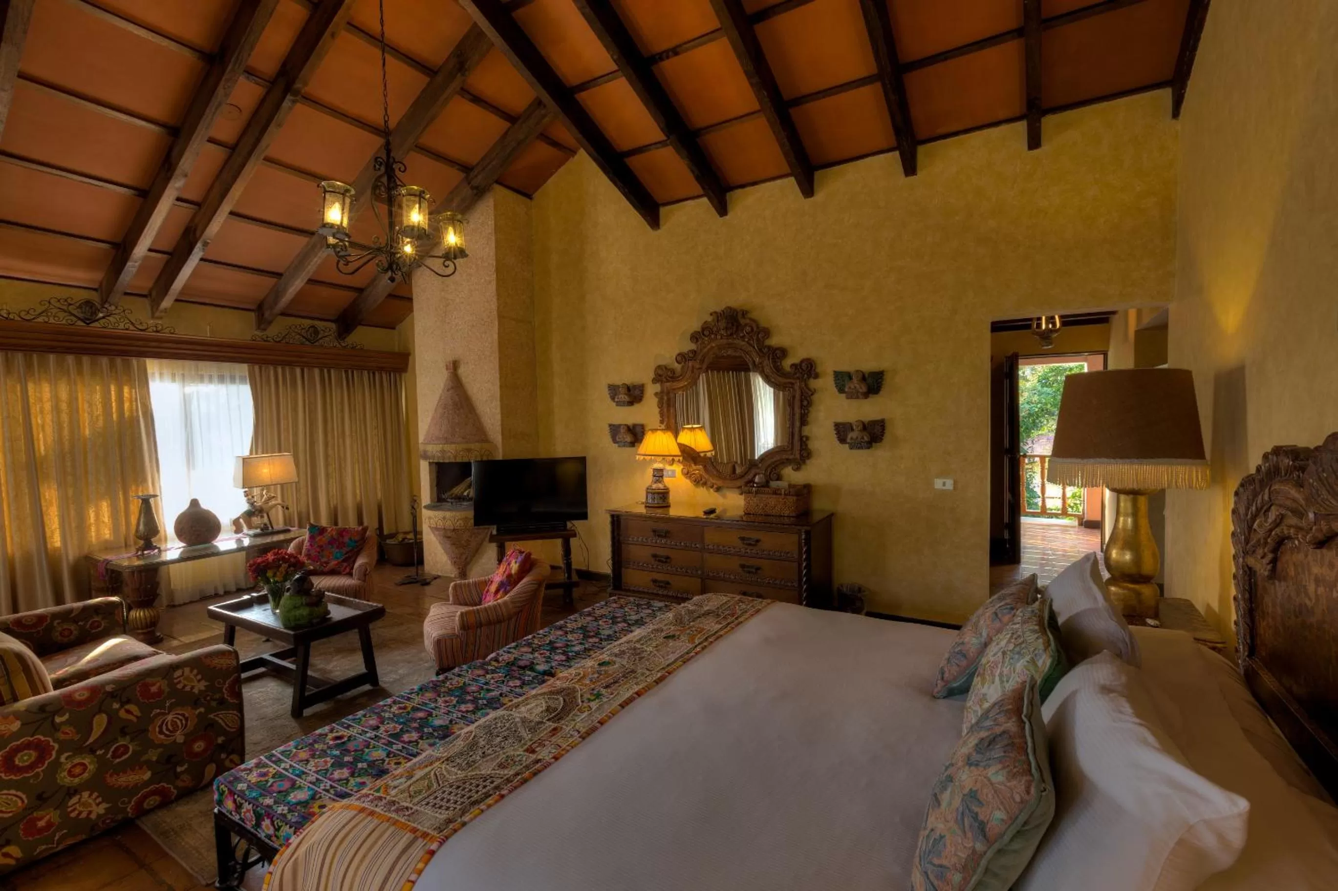 View (from property/room), Bed in Hotel Atitlan