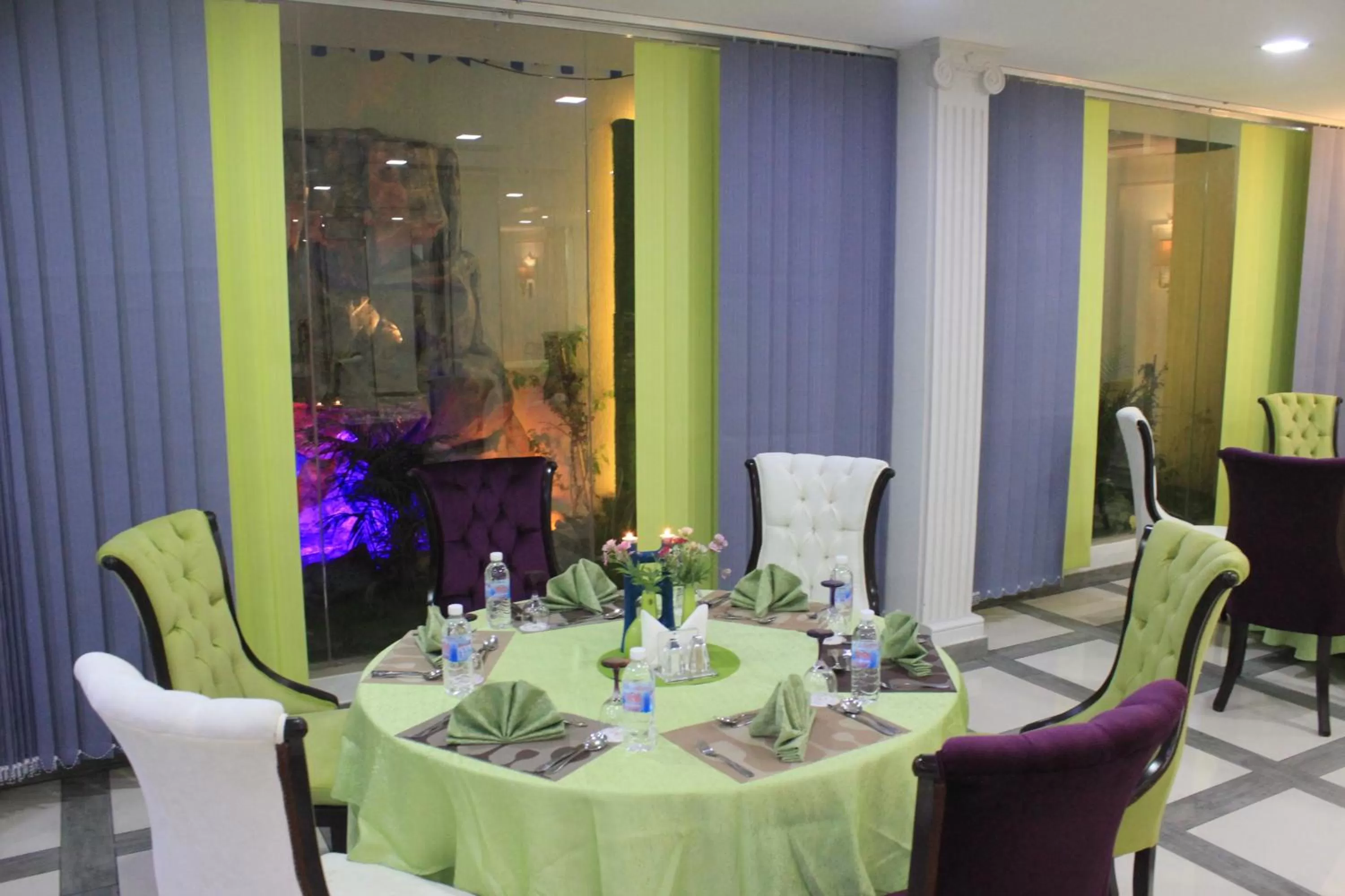 Restaurant/places to eat in Meral Crown Hotel
