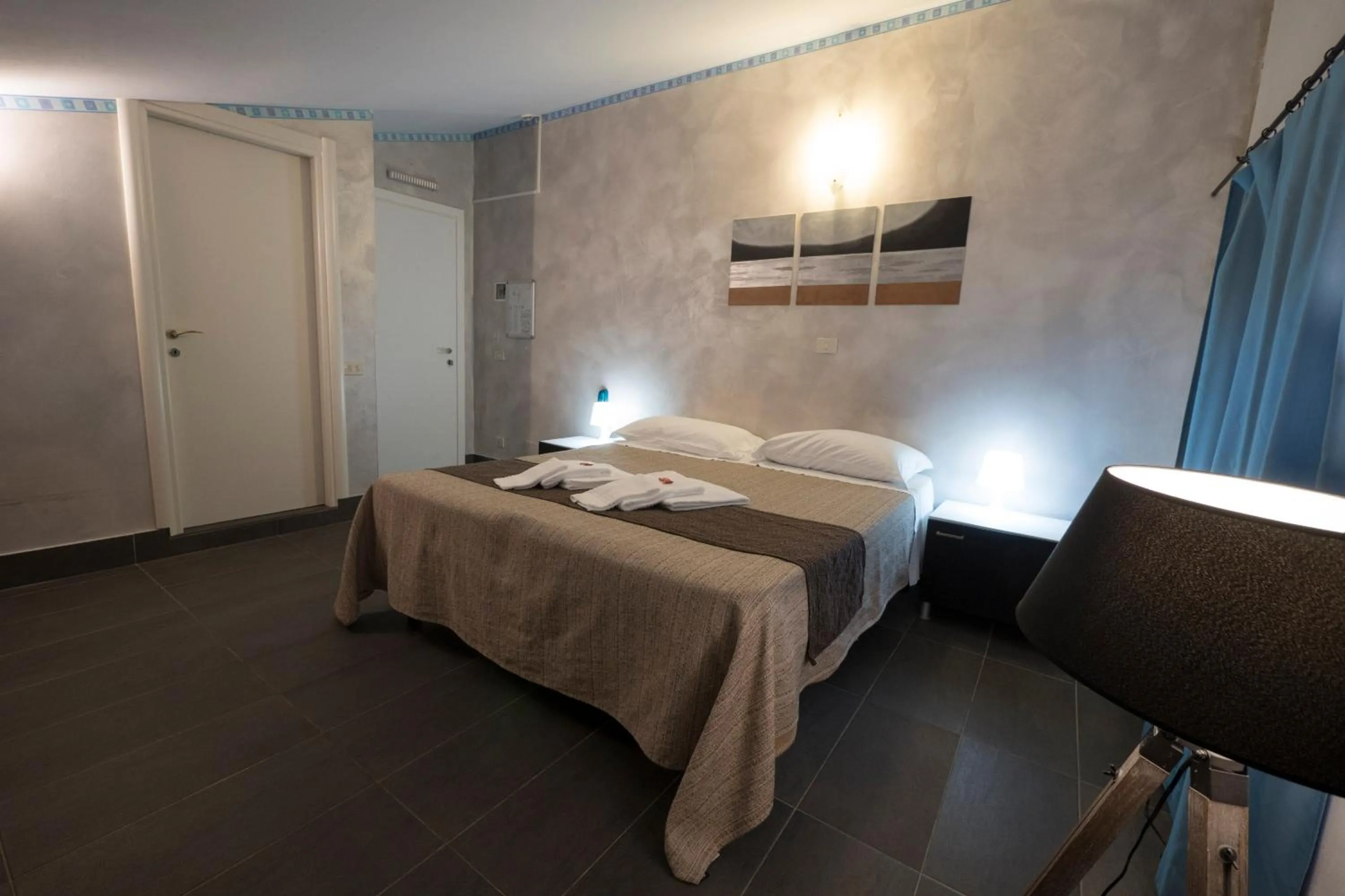 TV and multimedia, Bed in Albergo Serena