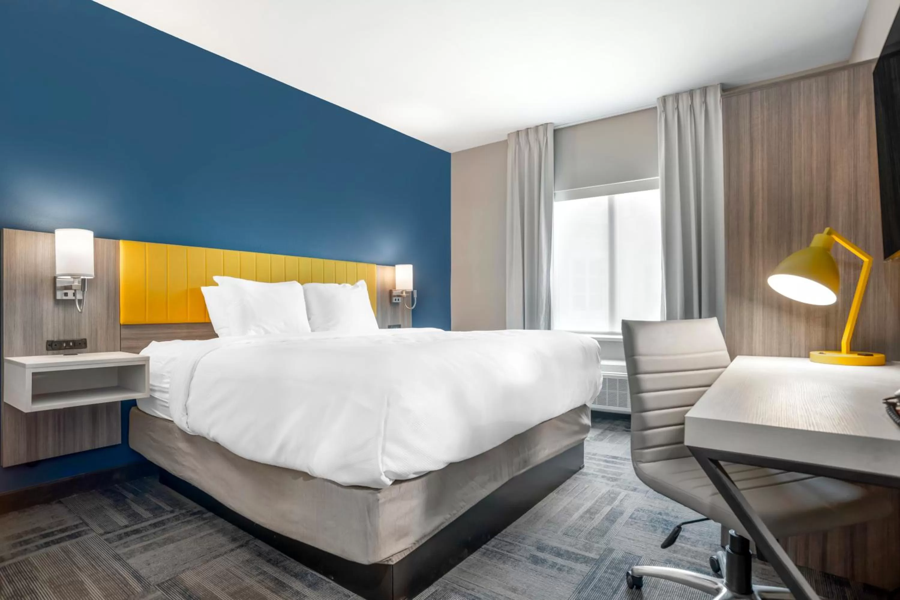 Bed in Comfort Inn & Suites Destin near Henderson Beach