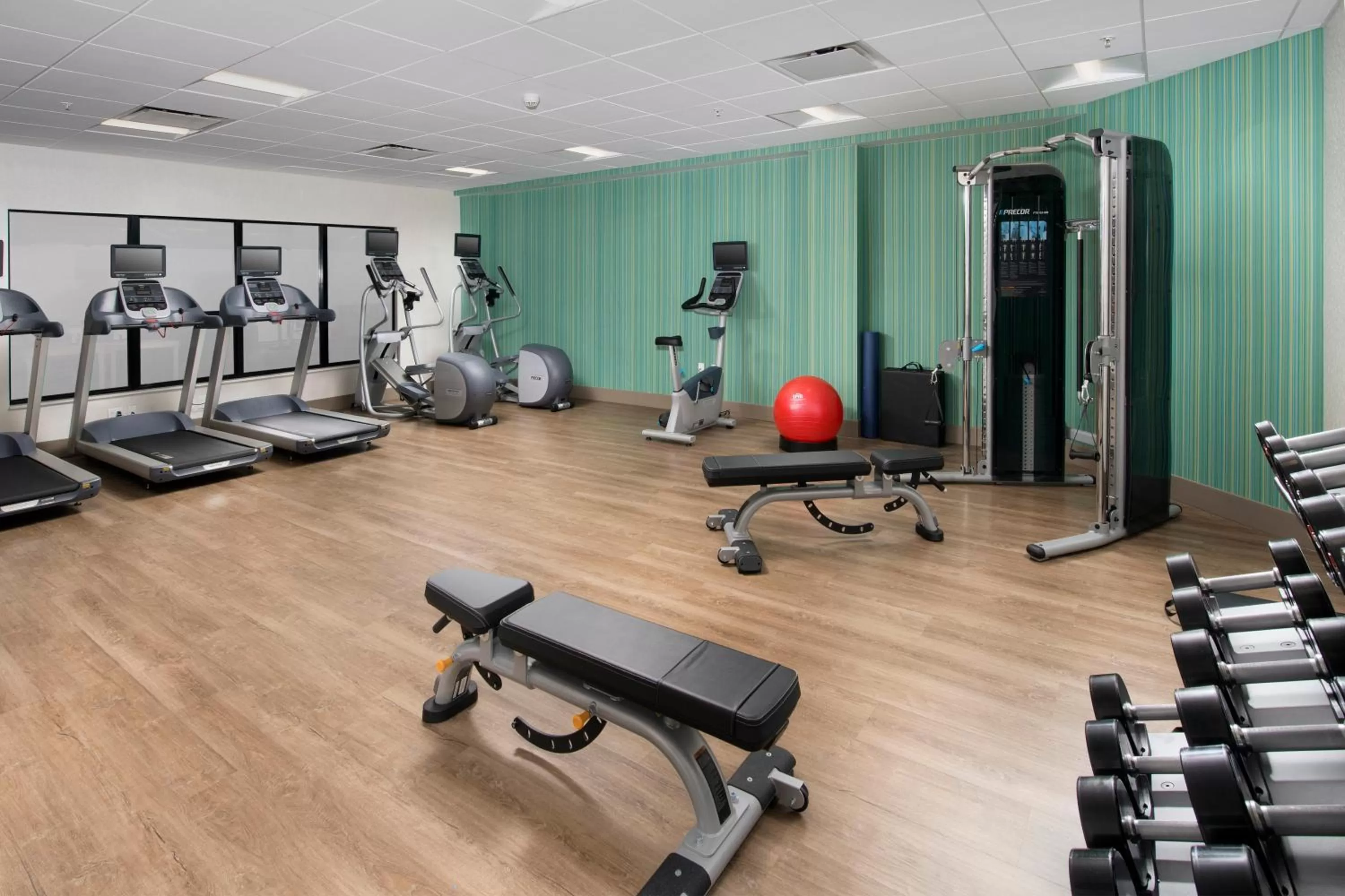 Fitness centre/facilities in Holiday Inn Express & Suites Baltimore - BWI Airport North by IHG