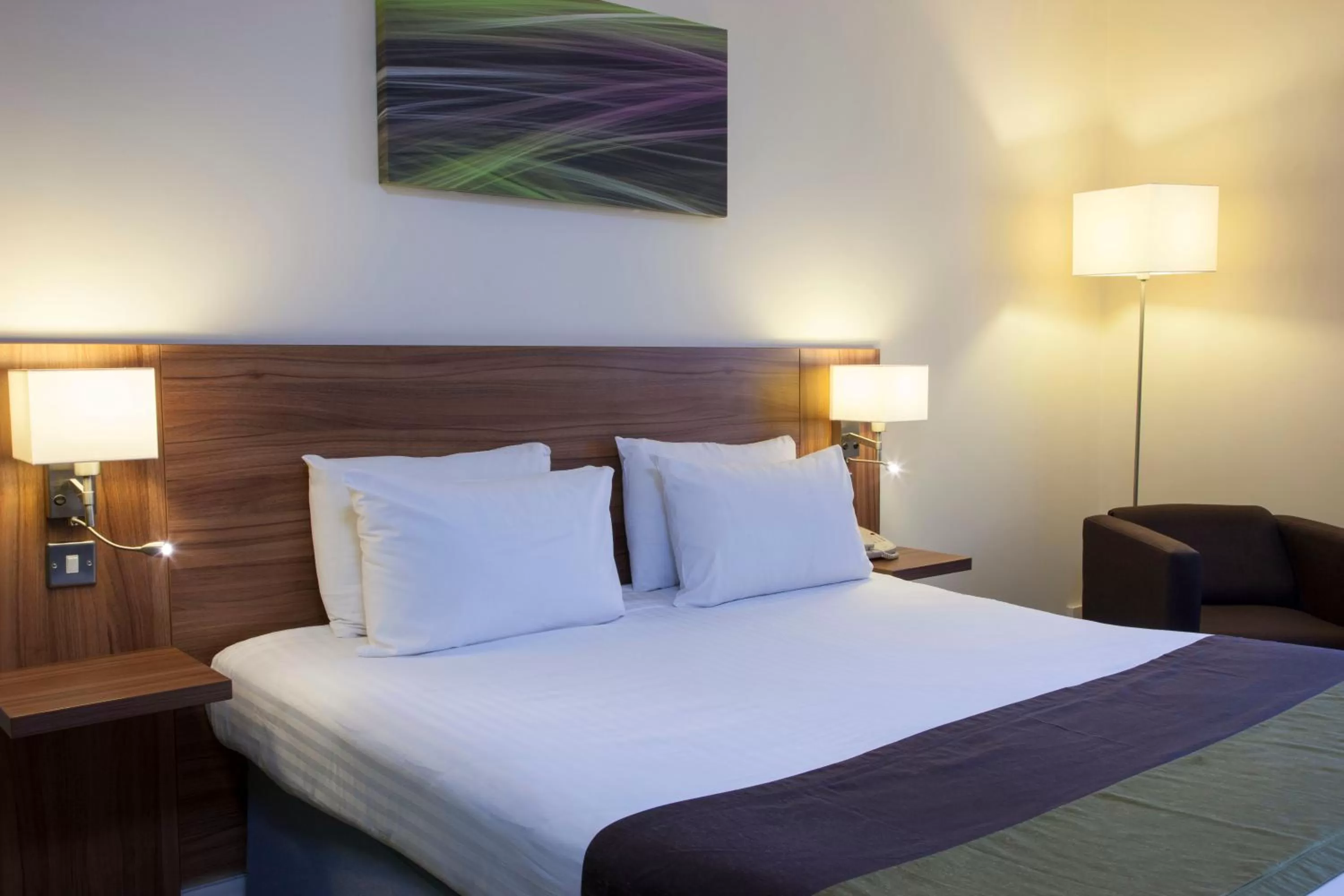 Bed in Holiday Inn Leamington Spa - Warwick by IHG