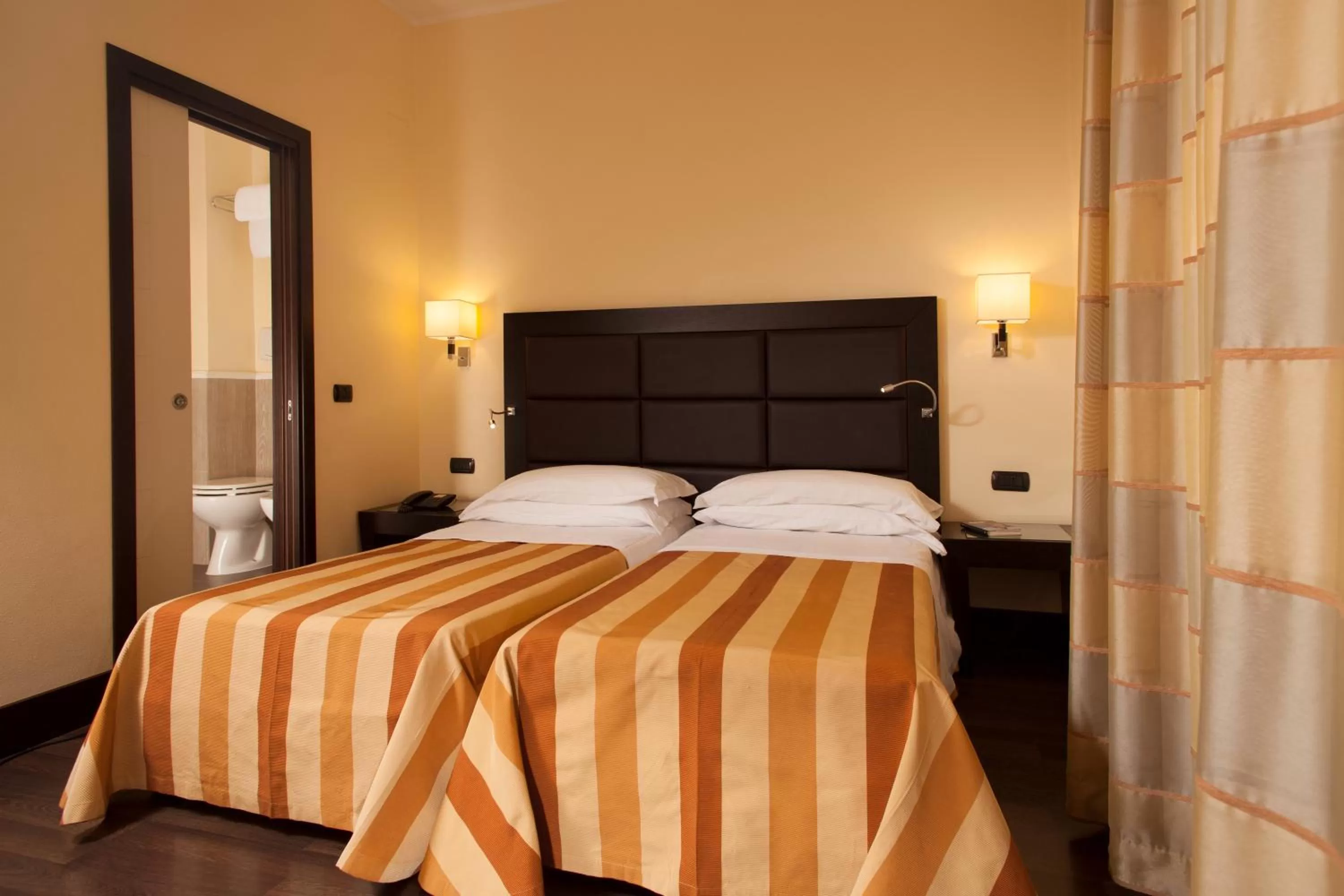 Photo of the whole room, Bed in Hotel Buenos Aires