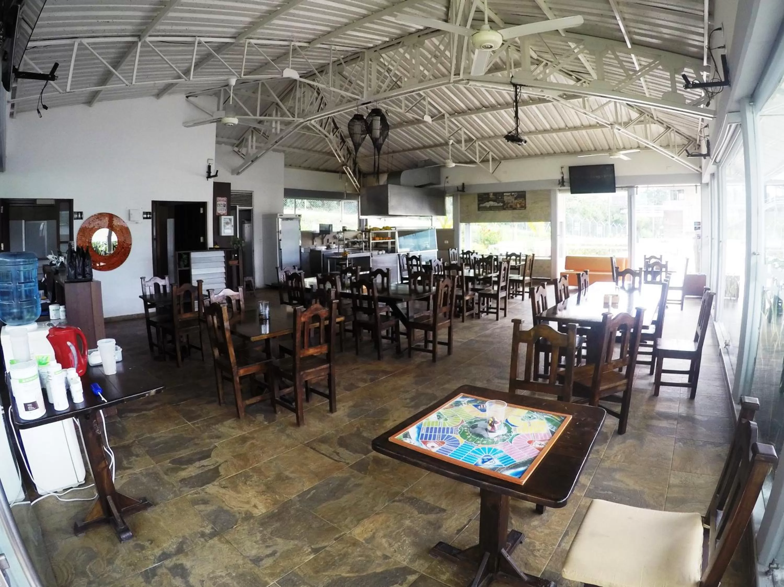 Restaurant/Places to Eat in Sky Club Eco Hotel