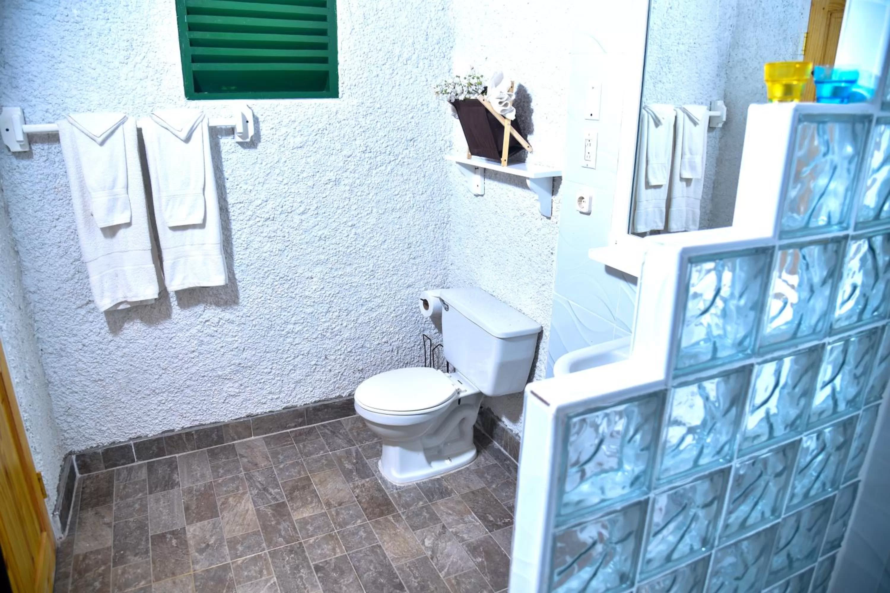 Bathroom in Lighthouse Inn 2