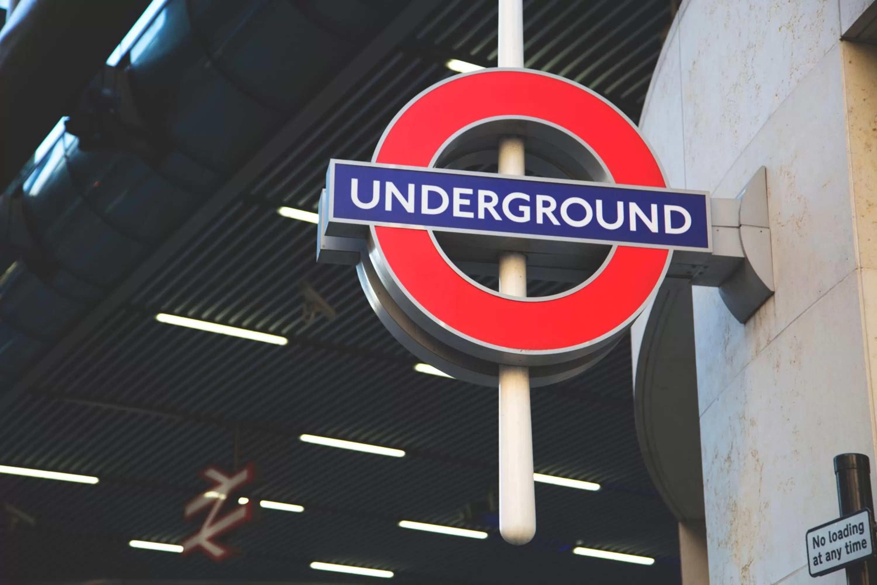 Logo/Certificate/Sign in COVE Cannon Street