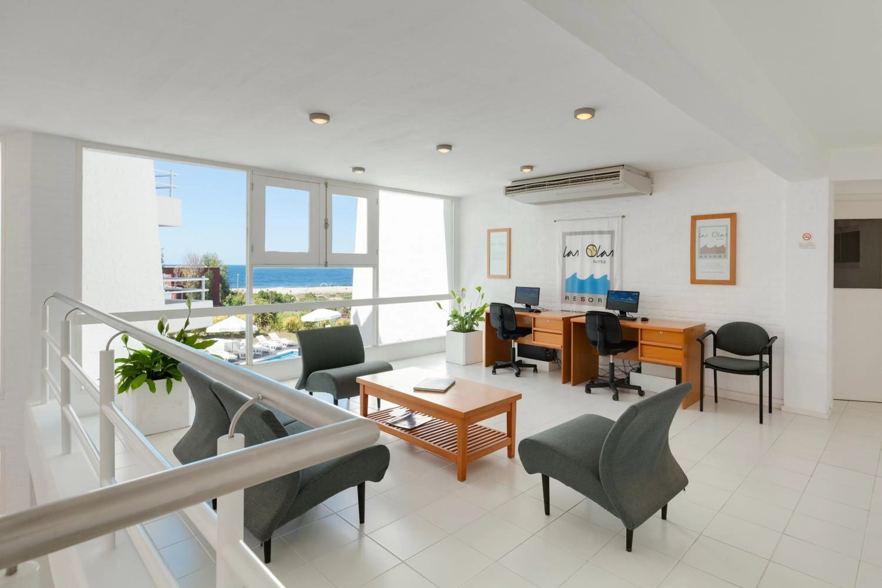 Summer in Hotel Las Olas Resort