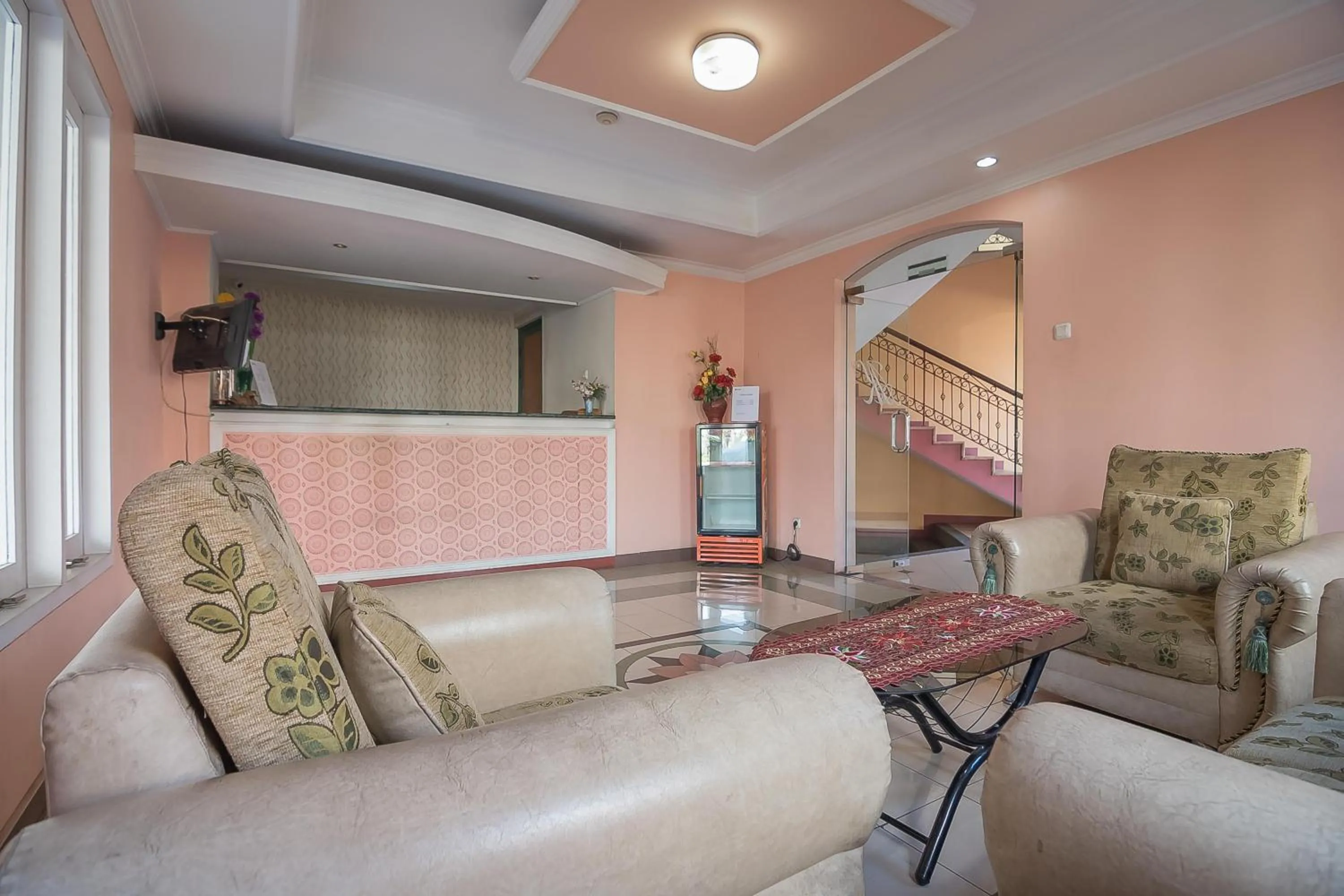 Lobby or reception in RedDoorz at Amellia Pasteur Bandung