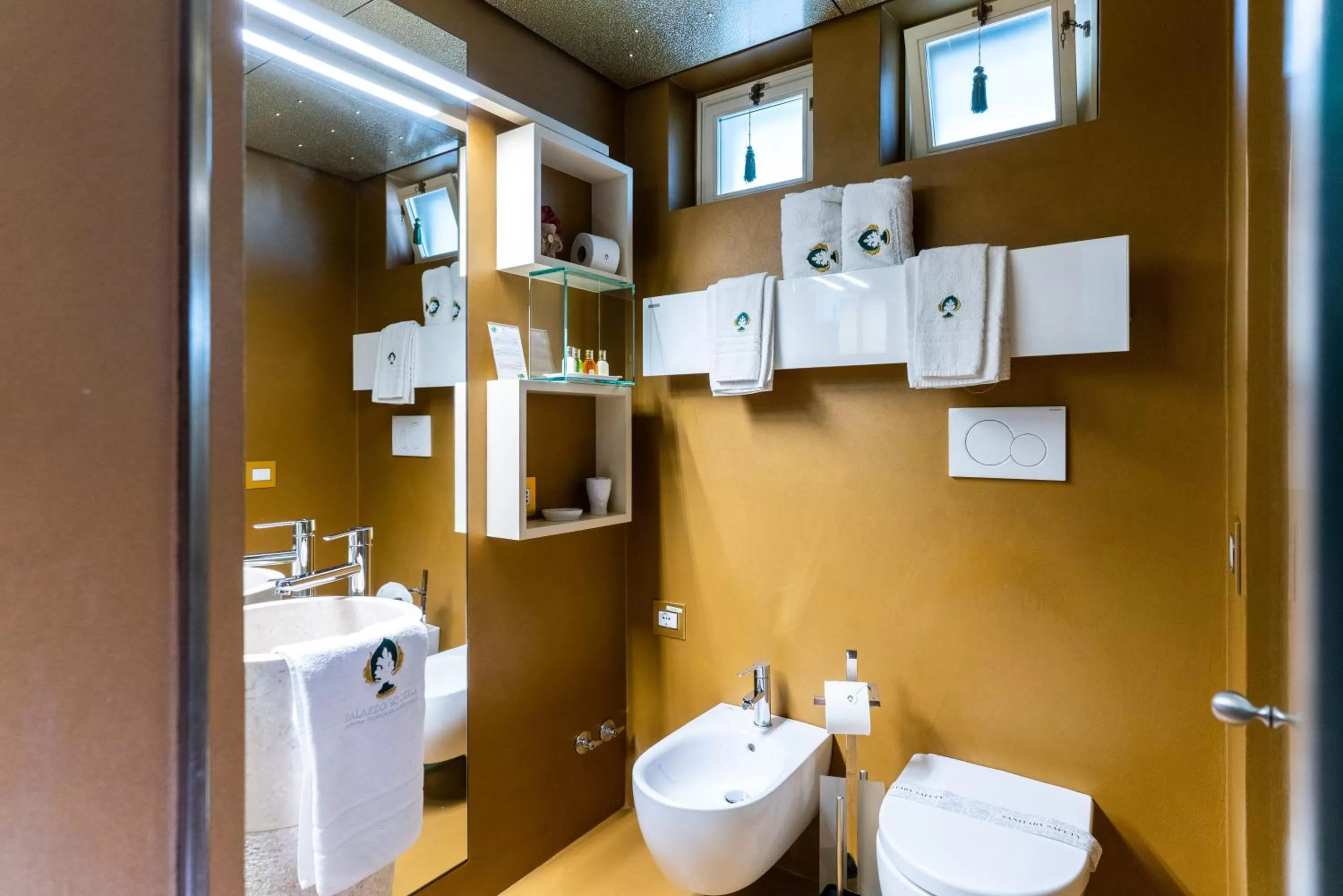 Bathroom in Palazzo Scotto