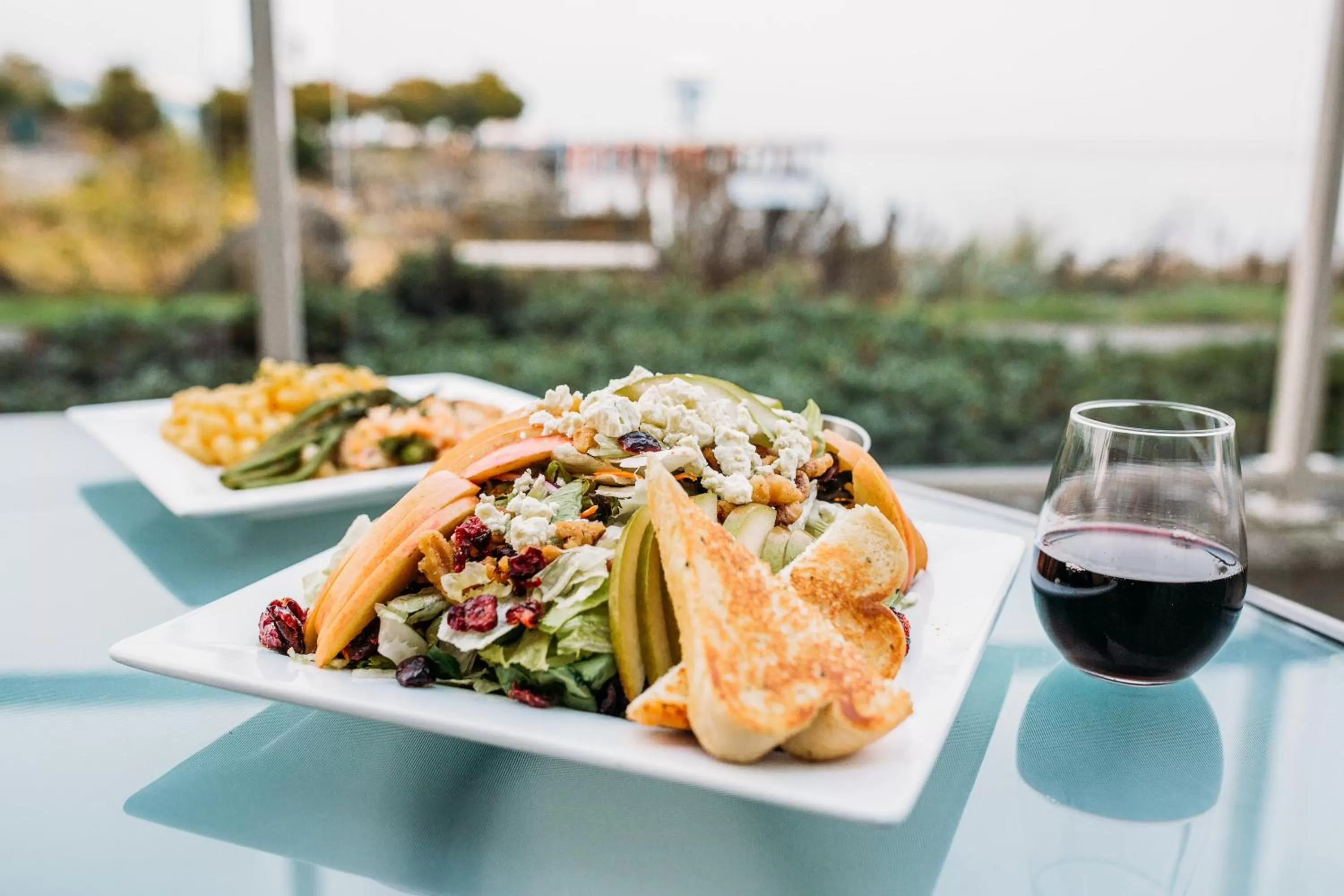 Restaurant/places to eat in Red Lion Hotel Port Angeles Harbor