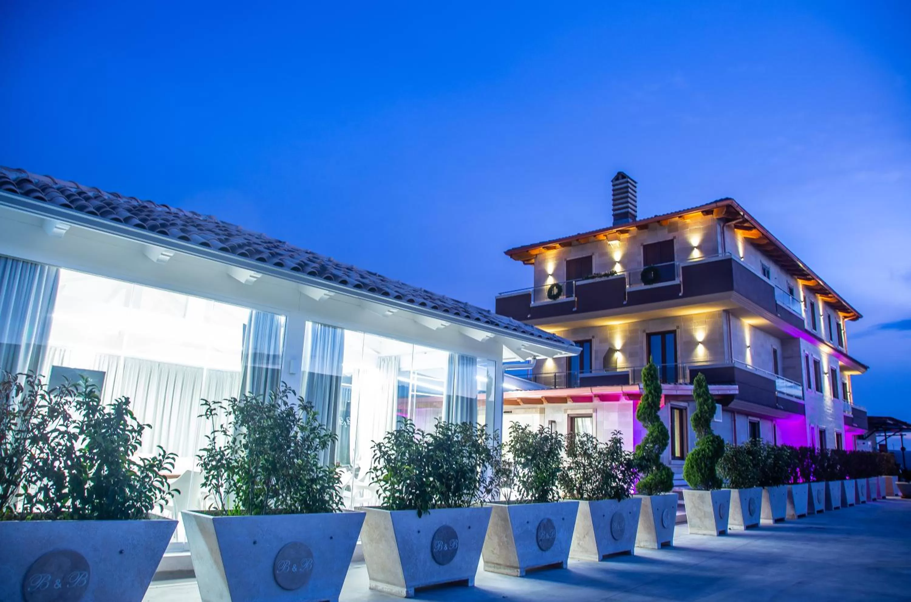 Property building, Swimming Pool in B&B Dimmito