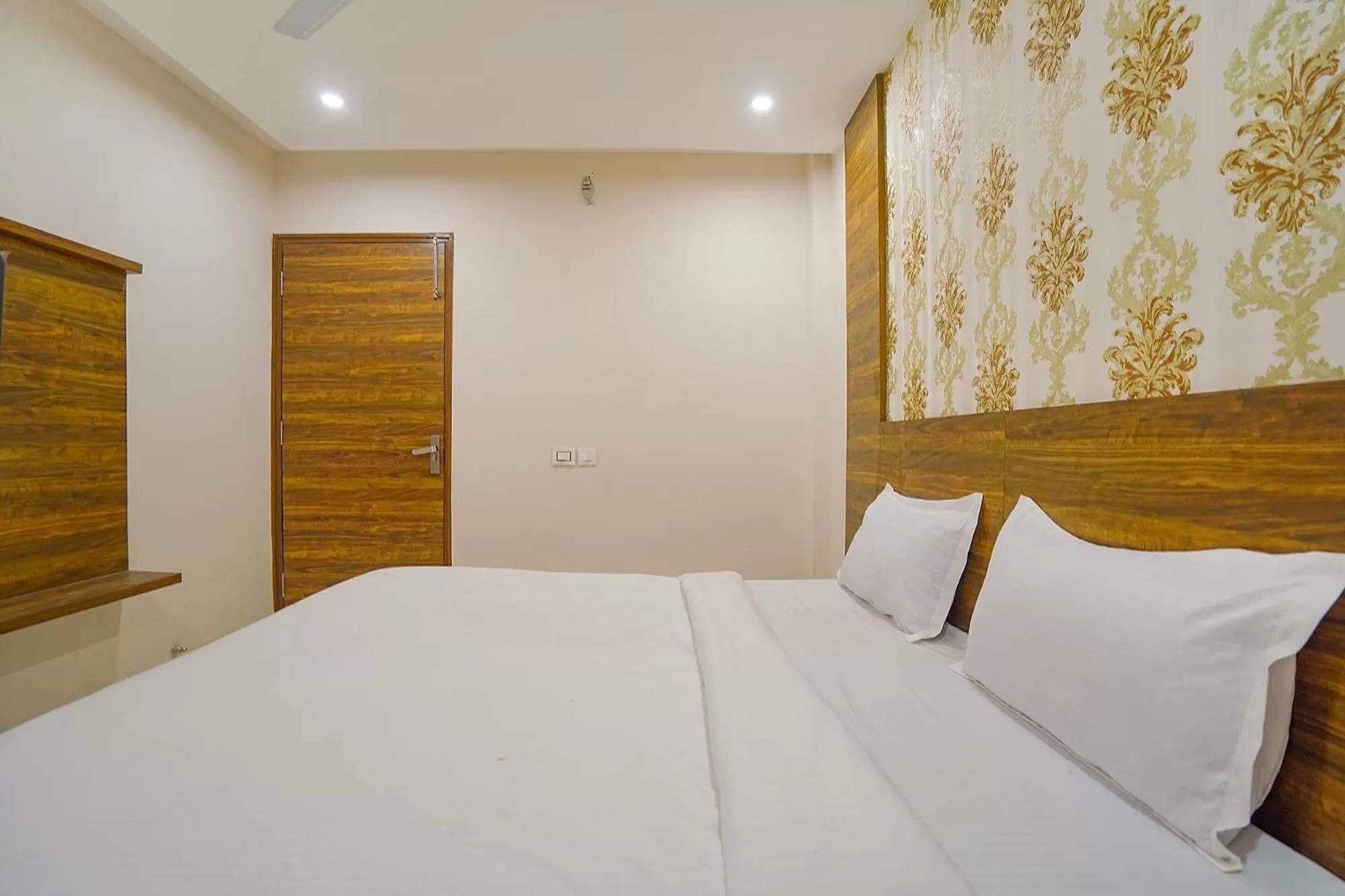 Bedroom, Bed in FabHotel HC Mohali Inn