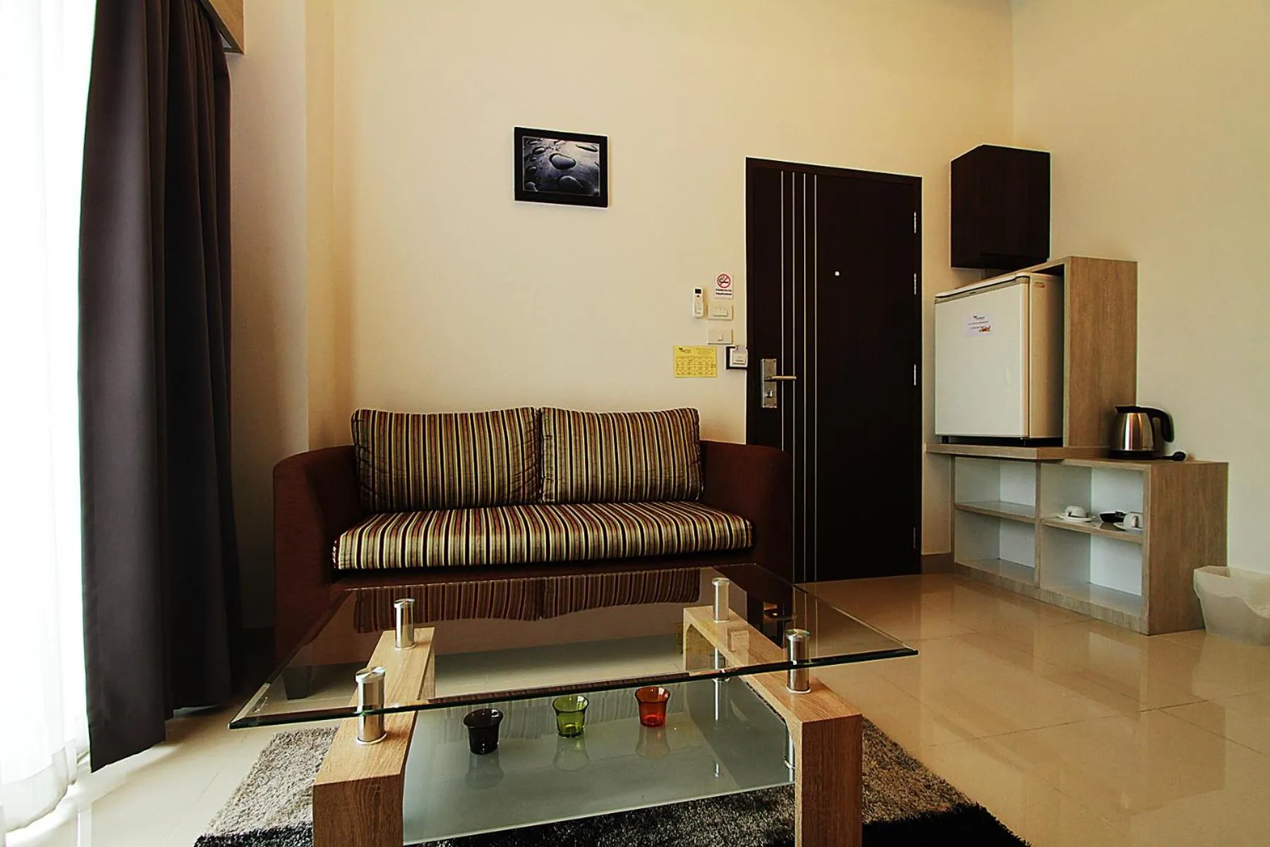 The Contrast i Hotel