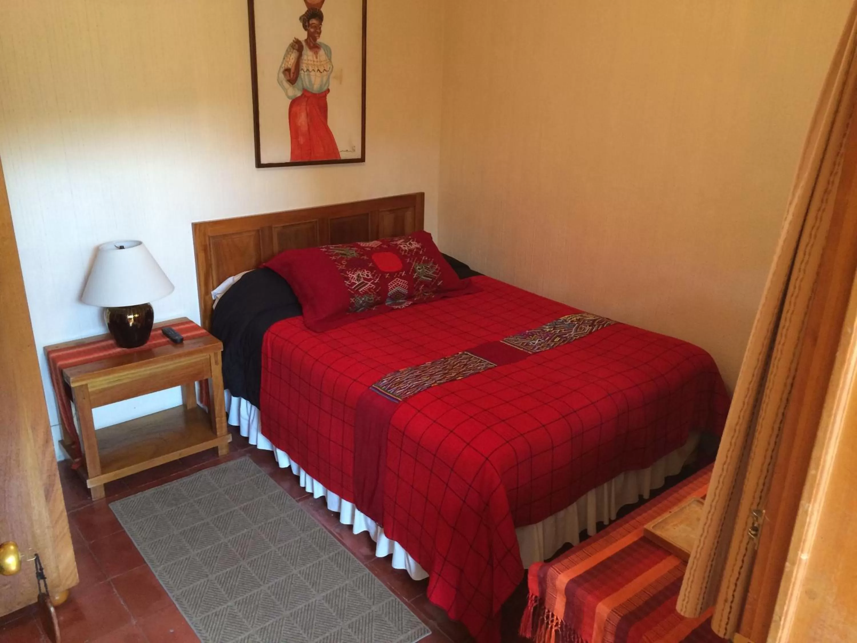 Photo of the whole room, Bed in Posada De Los Volcanes