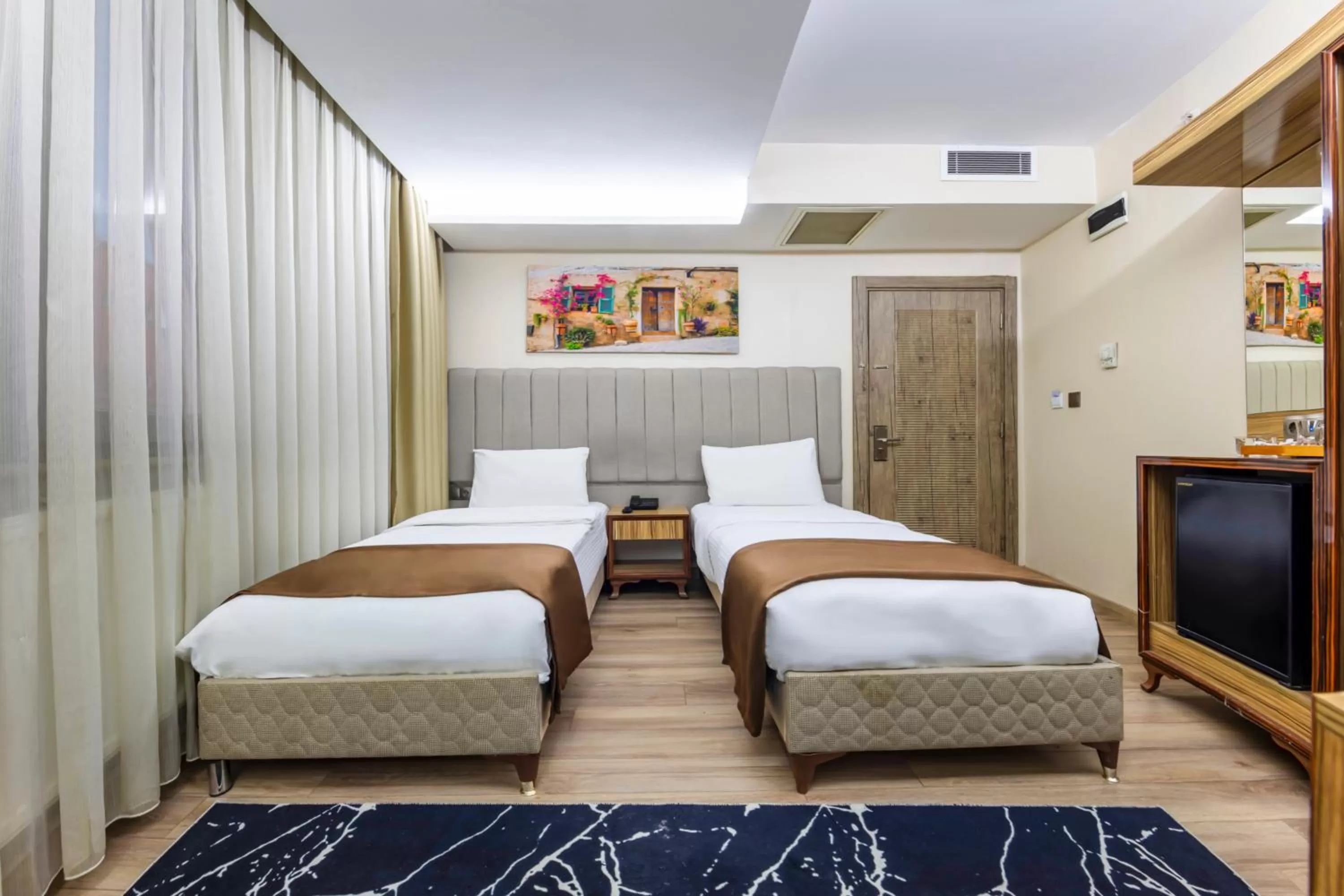 Coffee/tea facilities, Bed in Dem İstanbul Airport Hotel