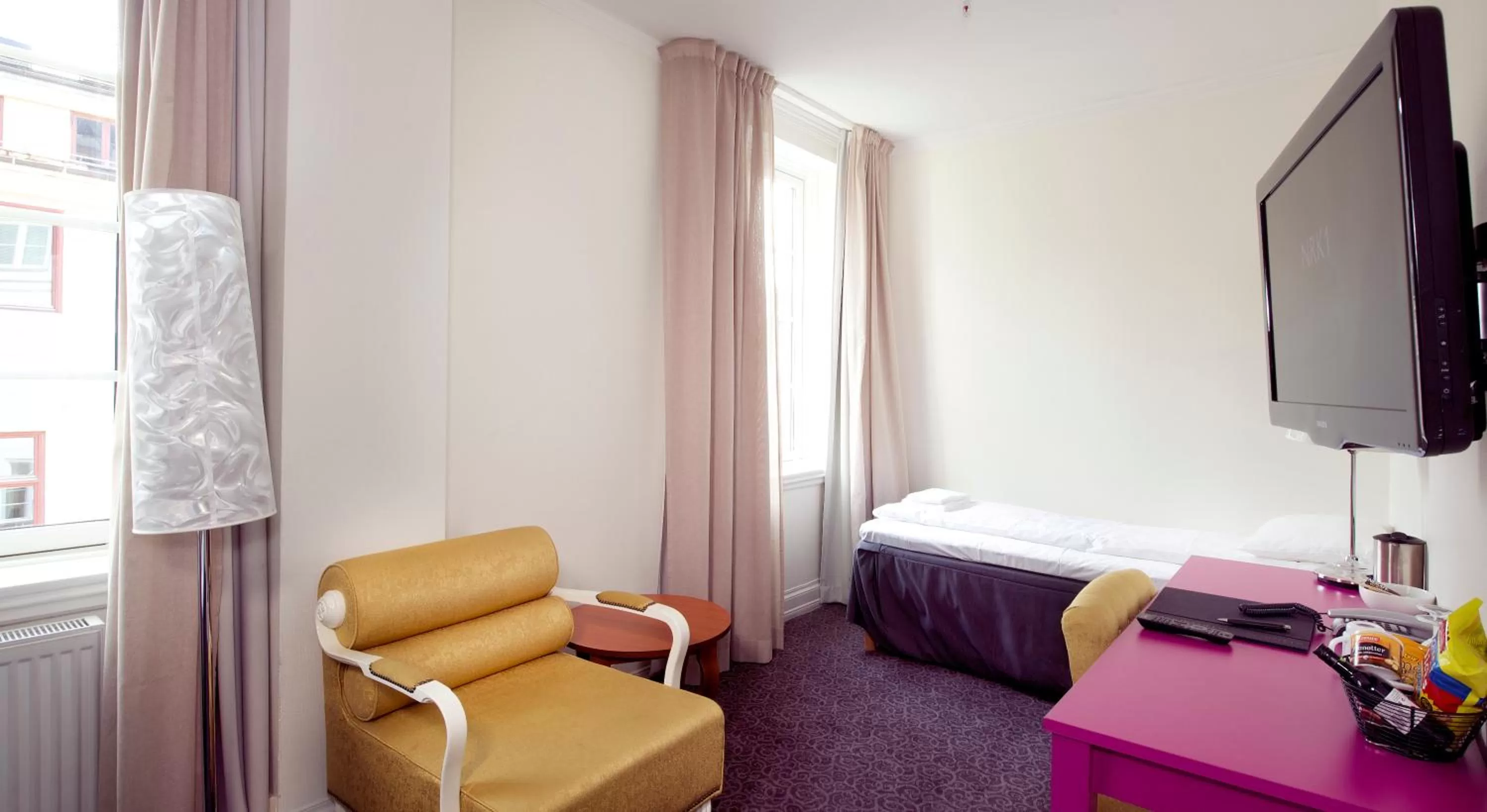 Bed in Home Hotel Savoy