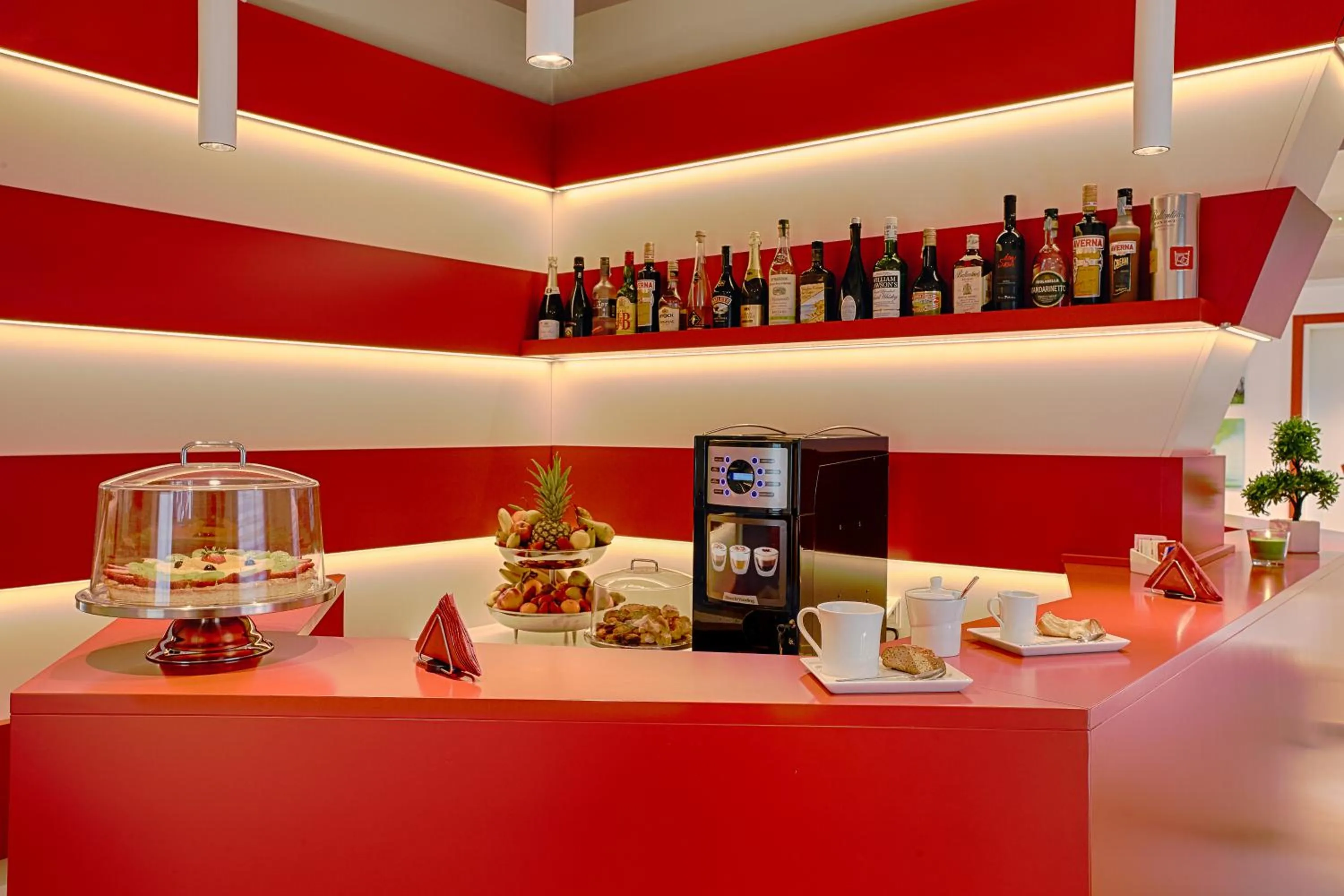 Restaurant/places to eat in Hospitality Hotel