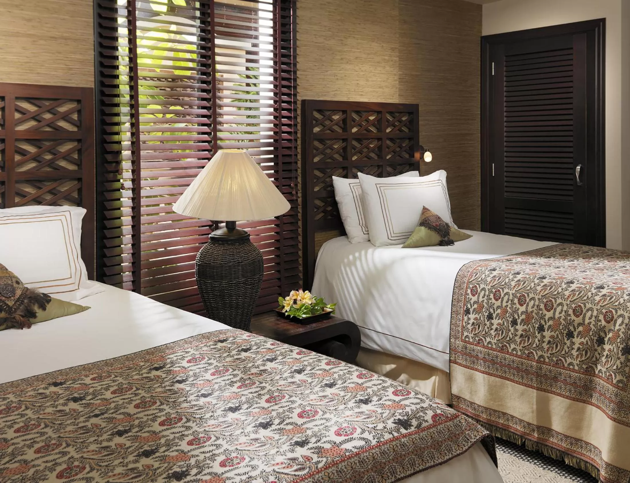 Bedroom, Bed in Royal Garden Villas, Luxury Hotel