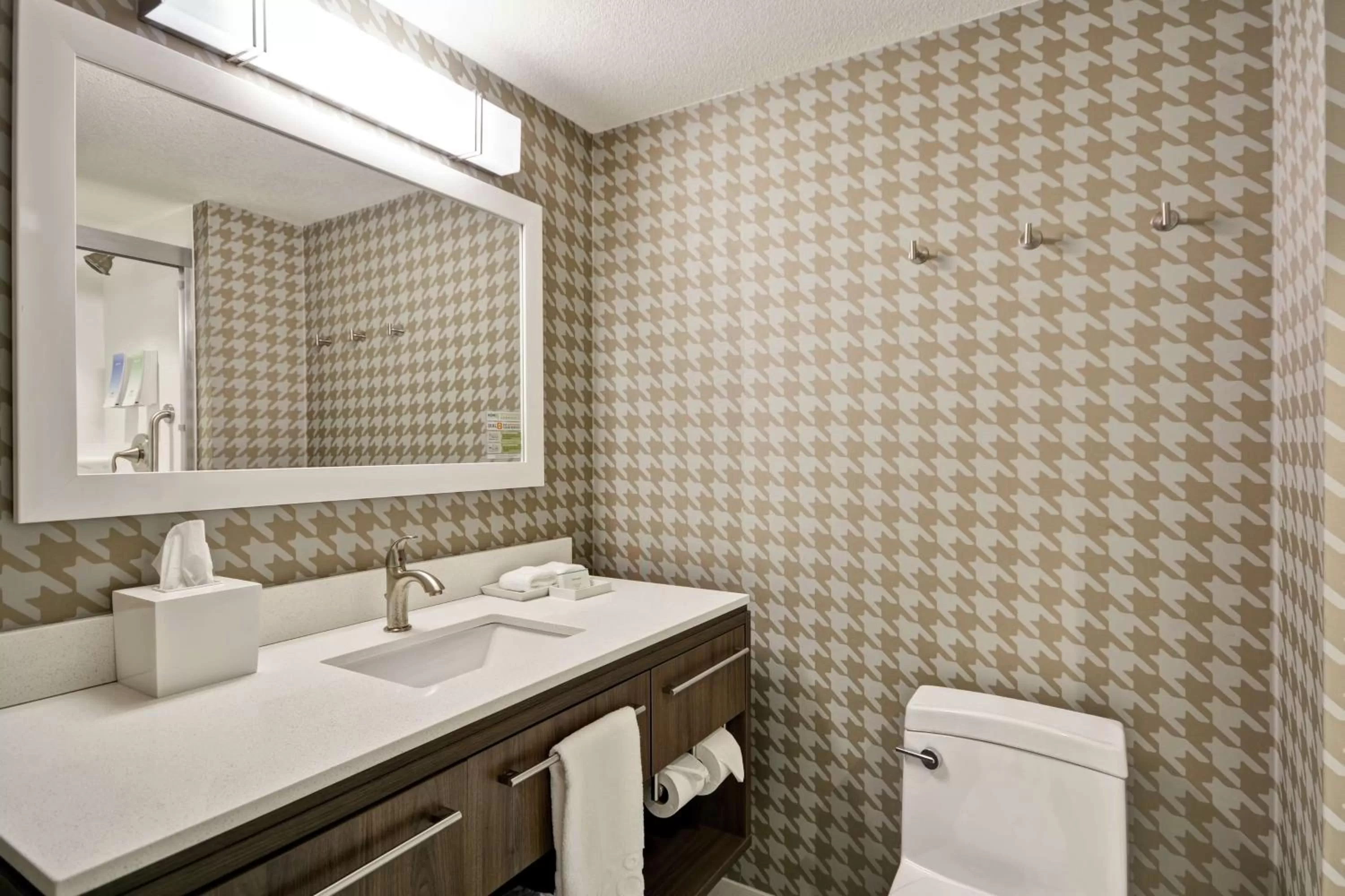 Bathroom in Home2 Suites By Hilton Portland Airport