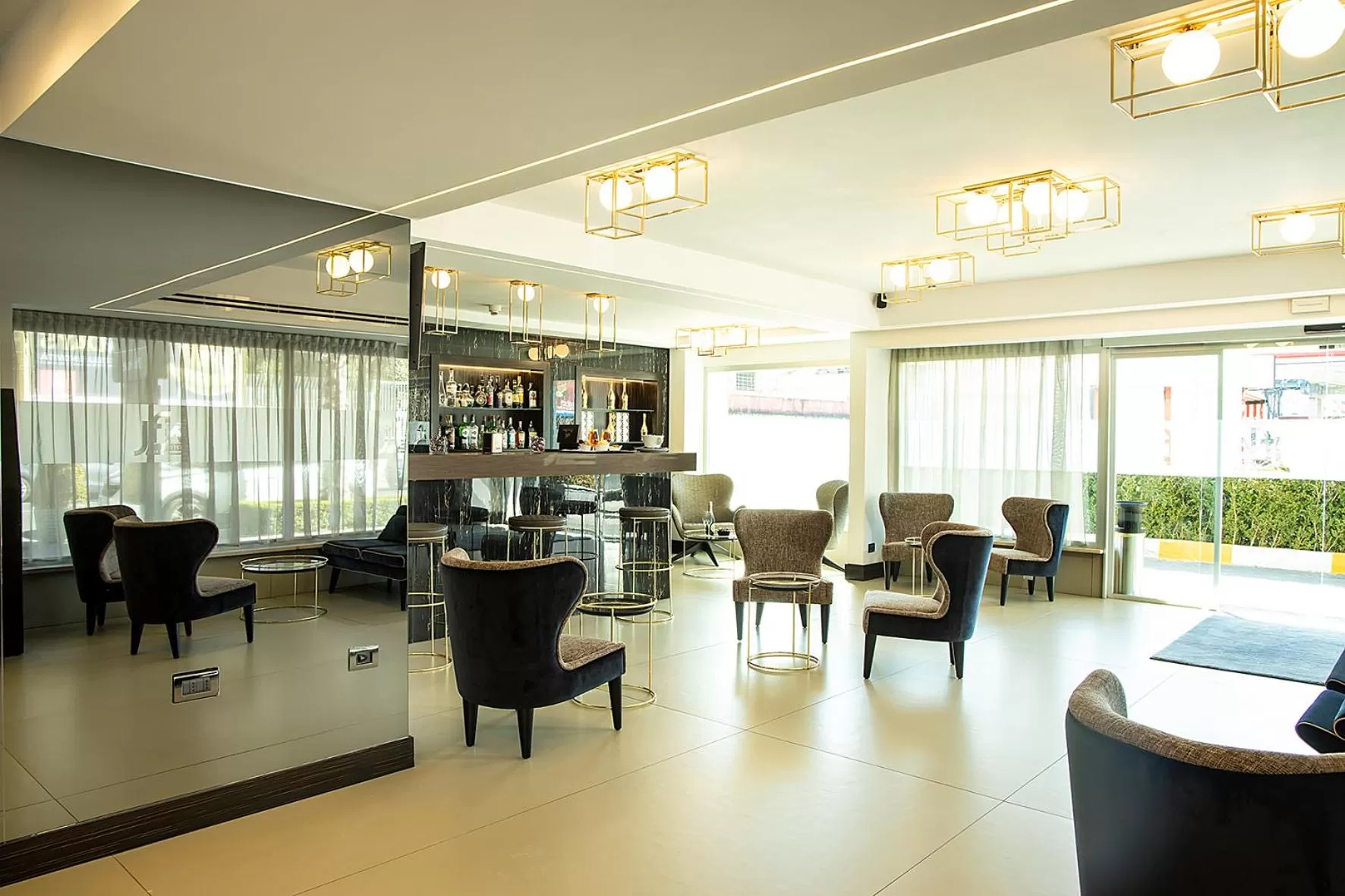 Lounge or bar in Best Western JFK Hotel