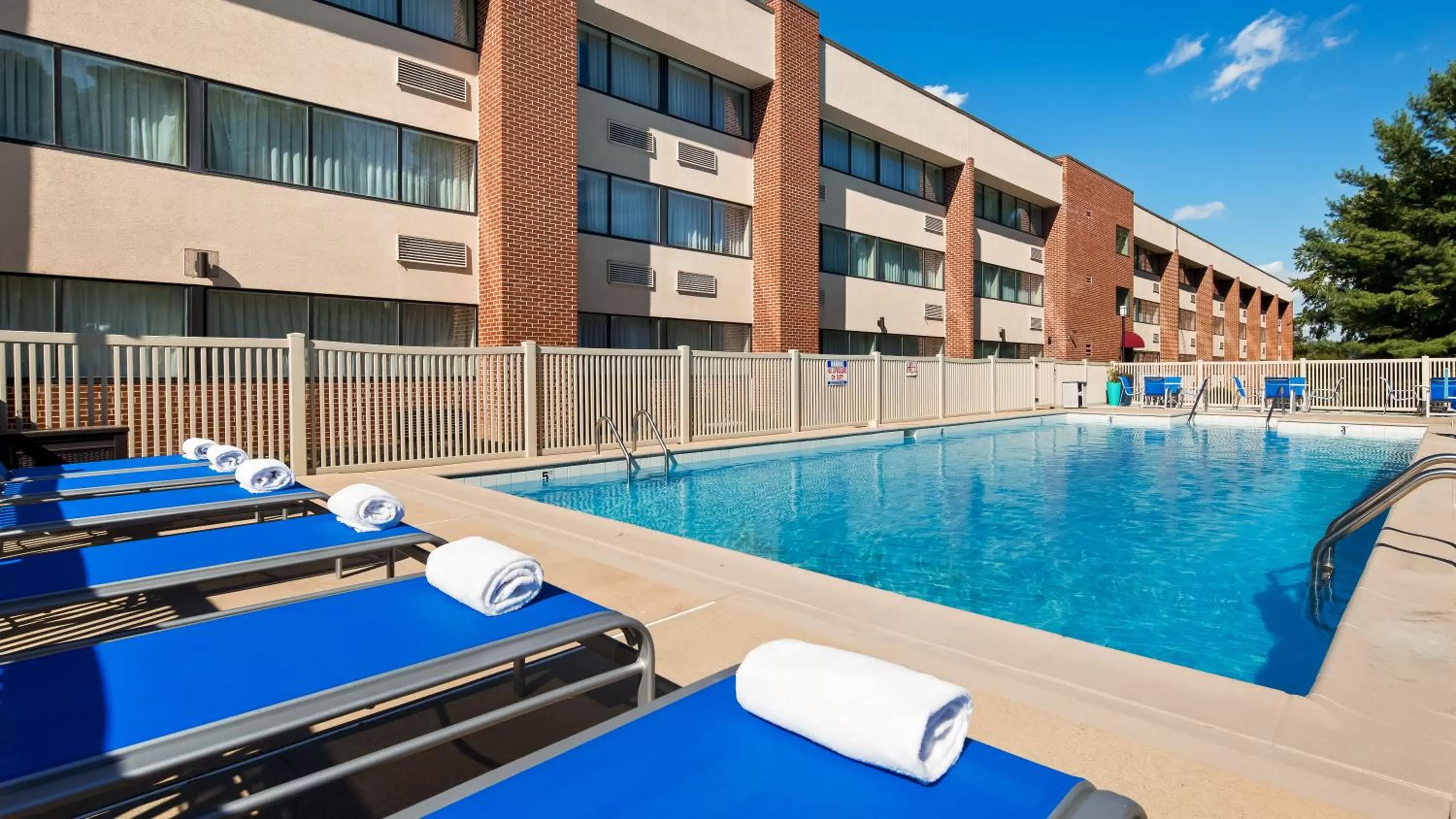 Swimming pool in Best Western Plus Reading Inn & Suites
