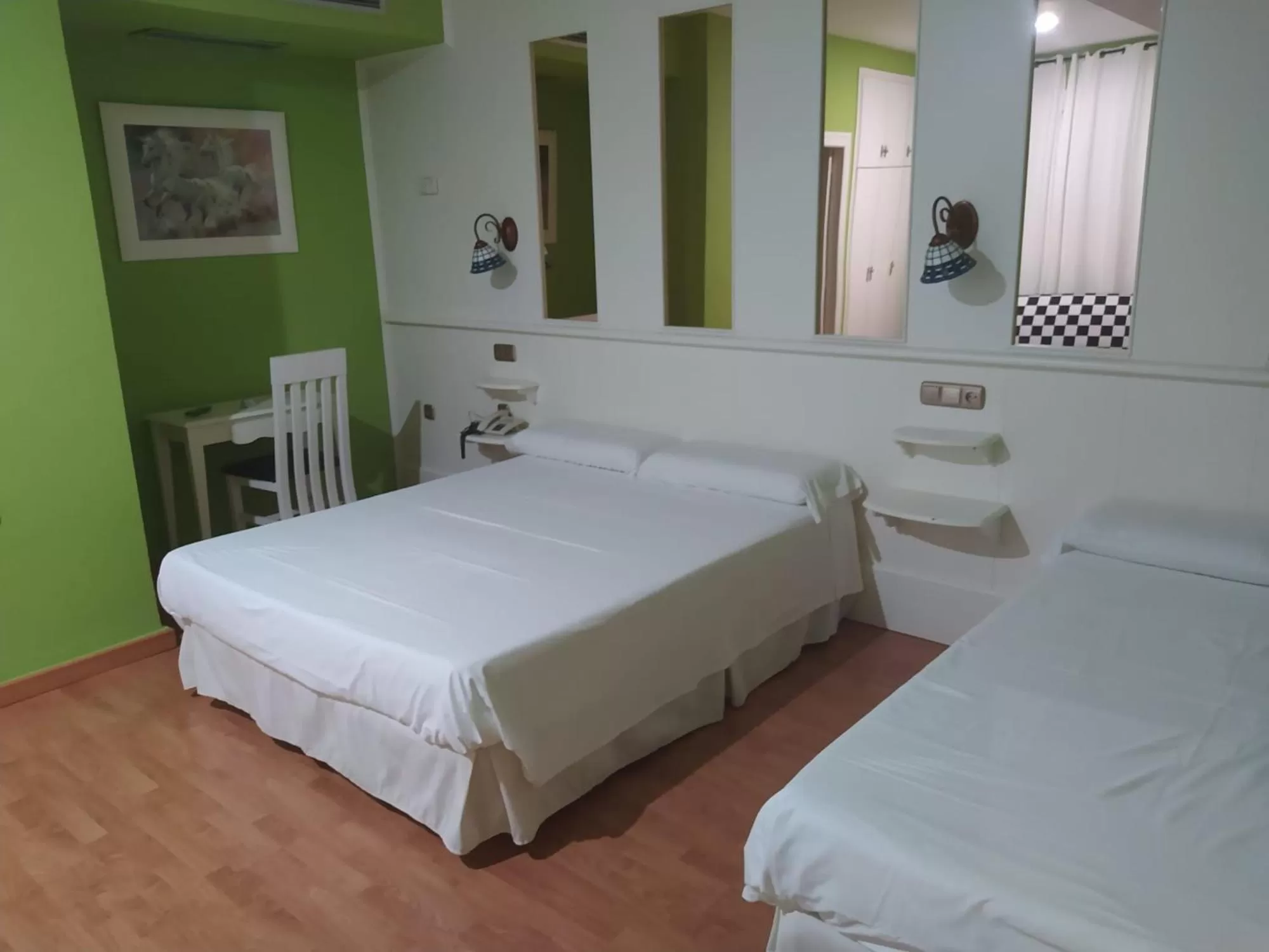 TV and multimedia, Bed in Hotel Aro'S