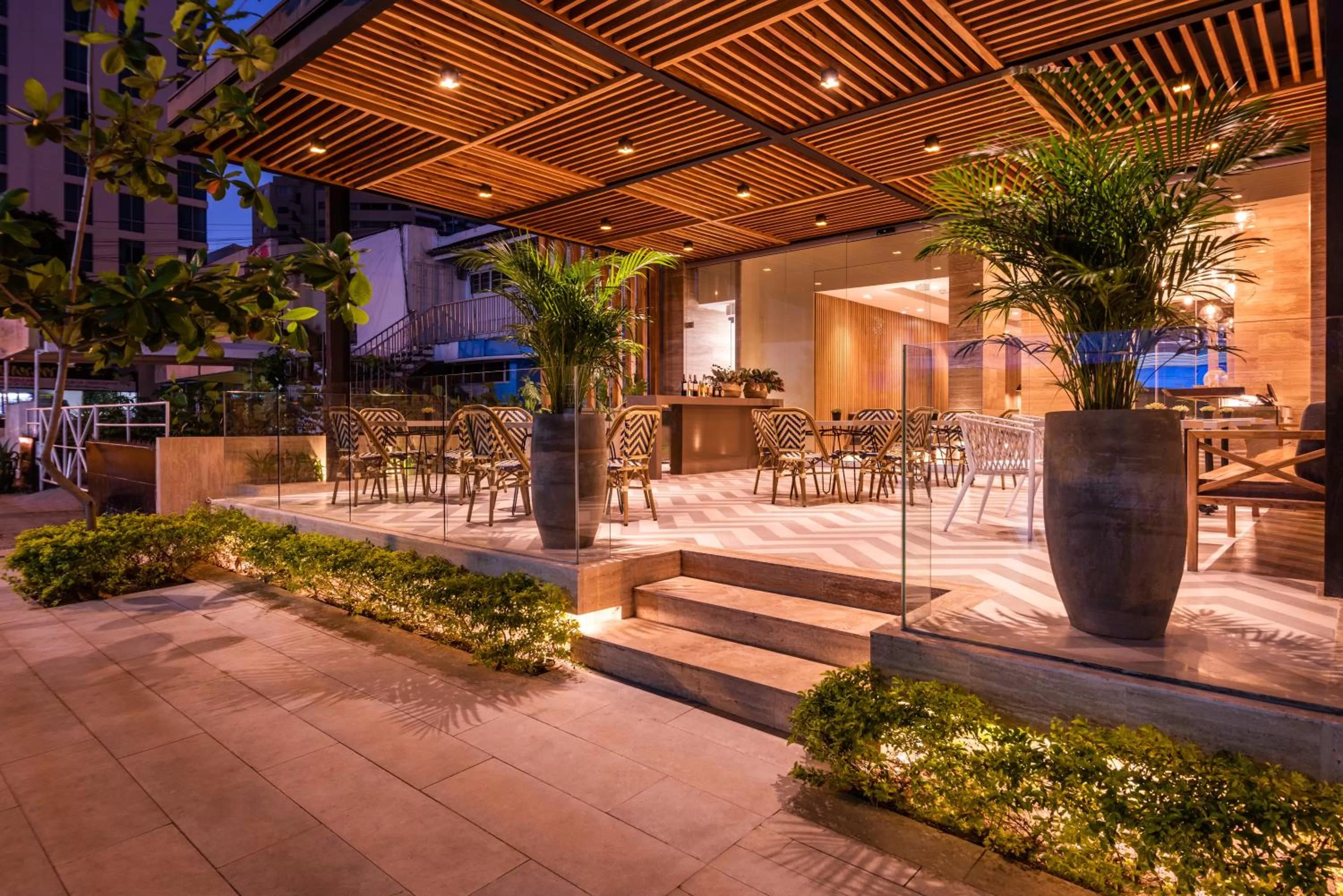 Facade/entrance in Oz Hotel Luxury