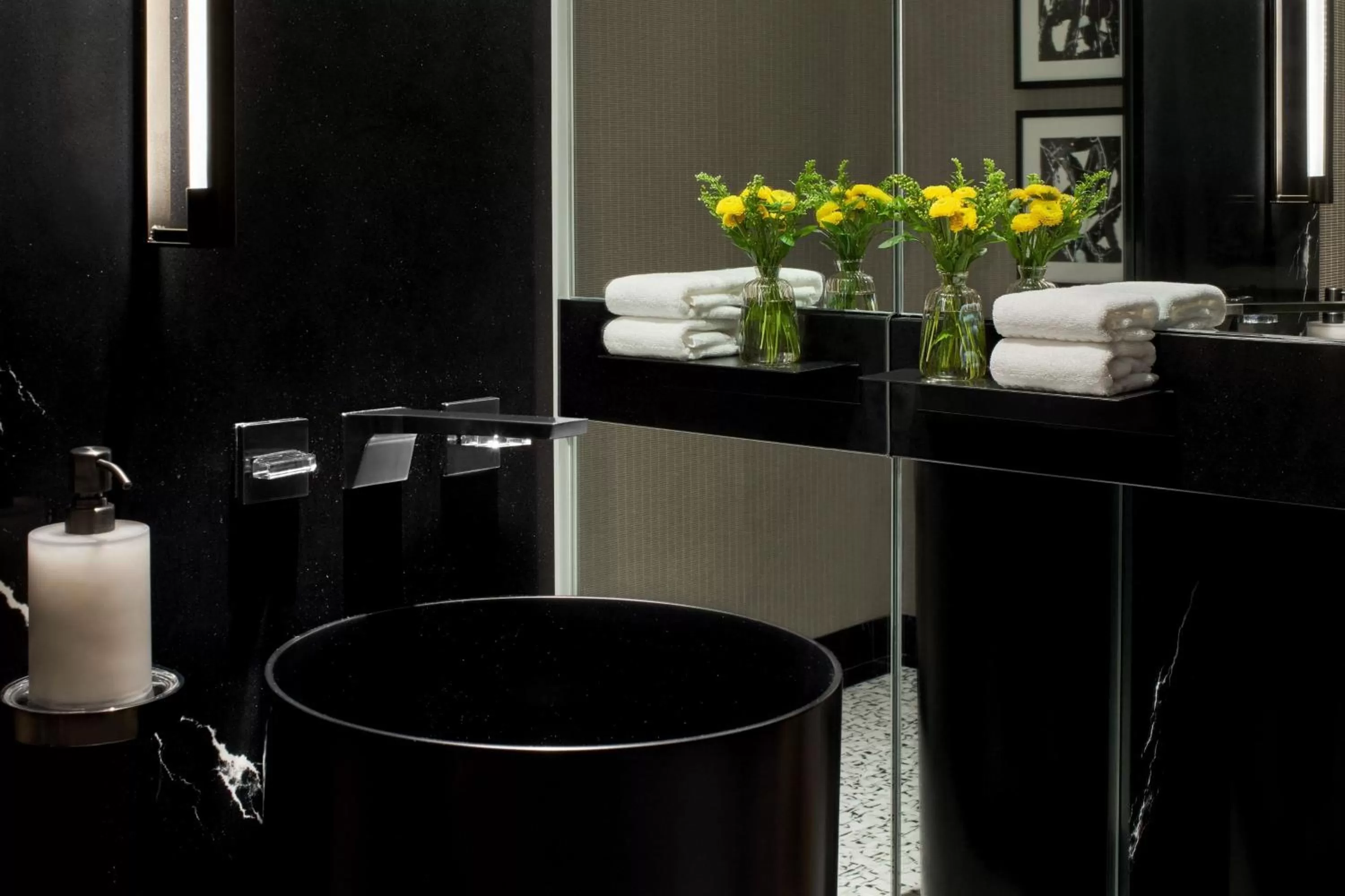 Photo of the whole room in The Ritz-Carlton, Chicago