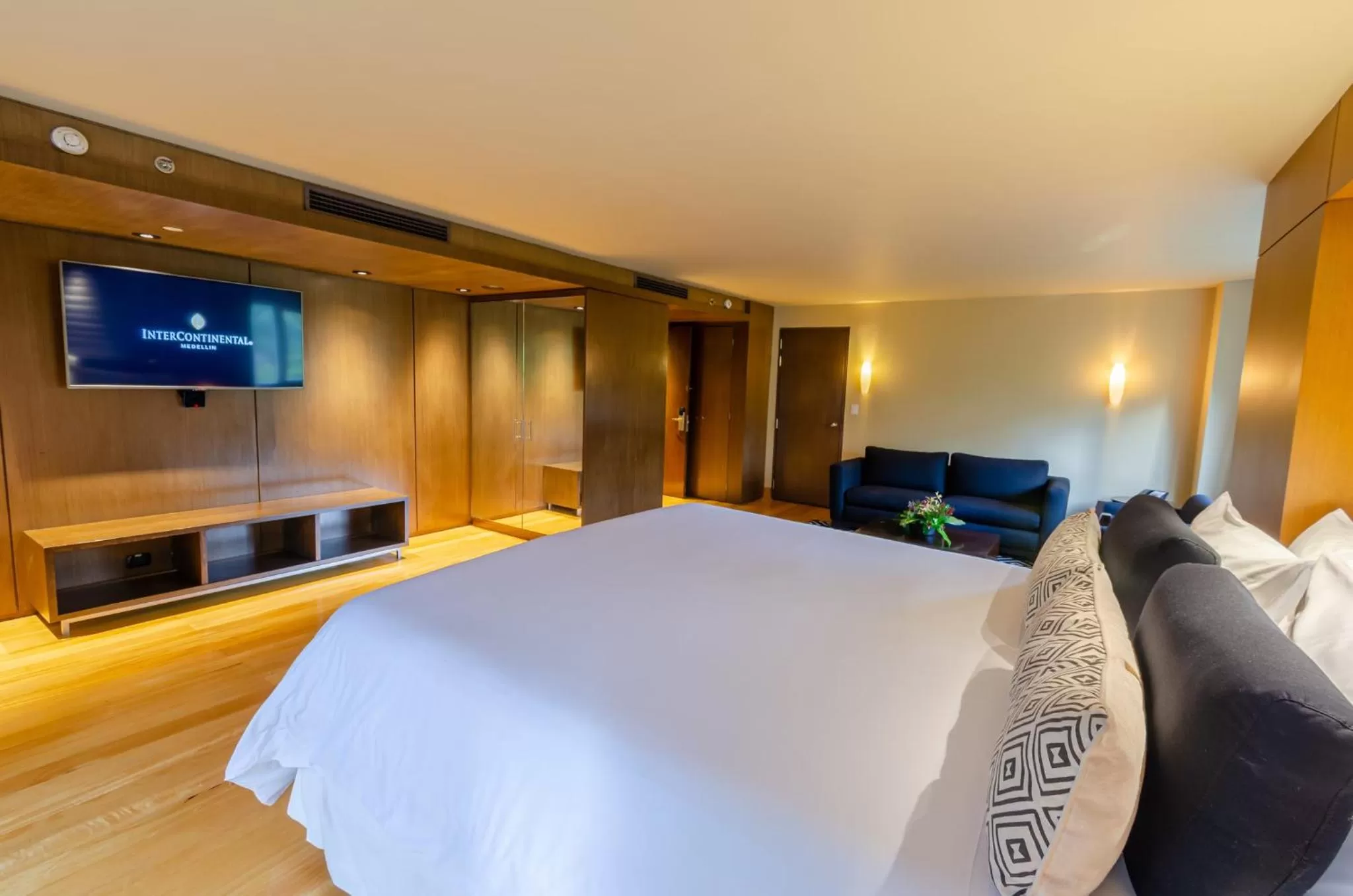 Photo of the whole room, Bed in InterContinental Medellin - Movich by IHG