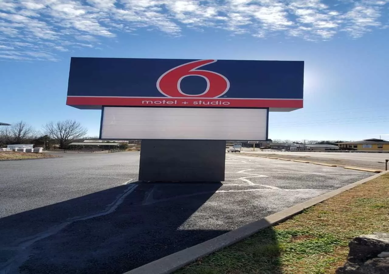 Property logo or sign, Property Logo/Sign in Studio 6 Branson West MO Silver Dollar City