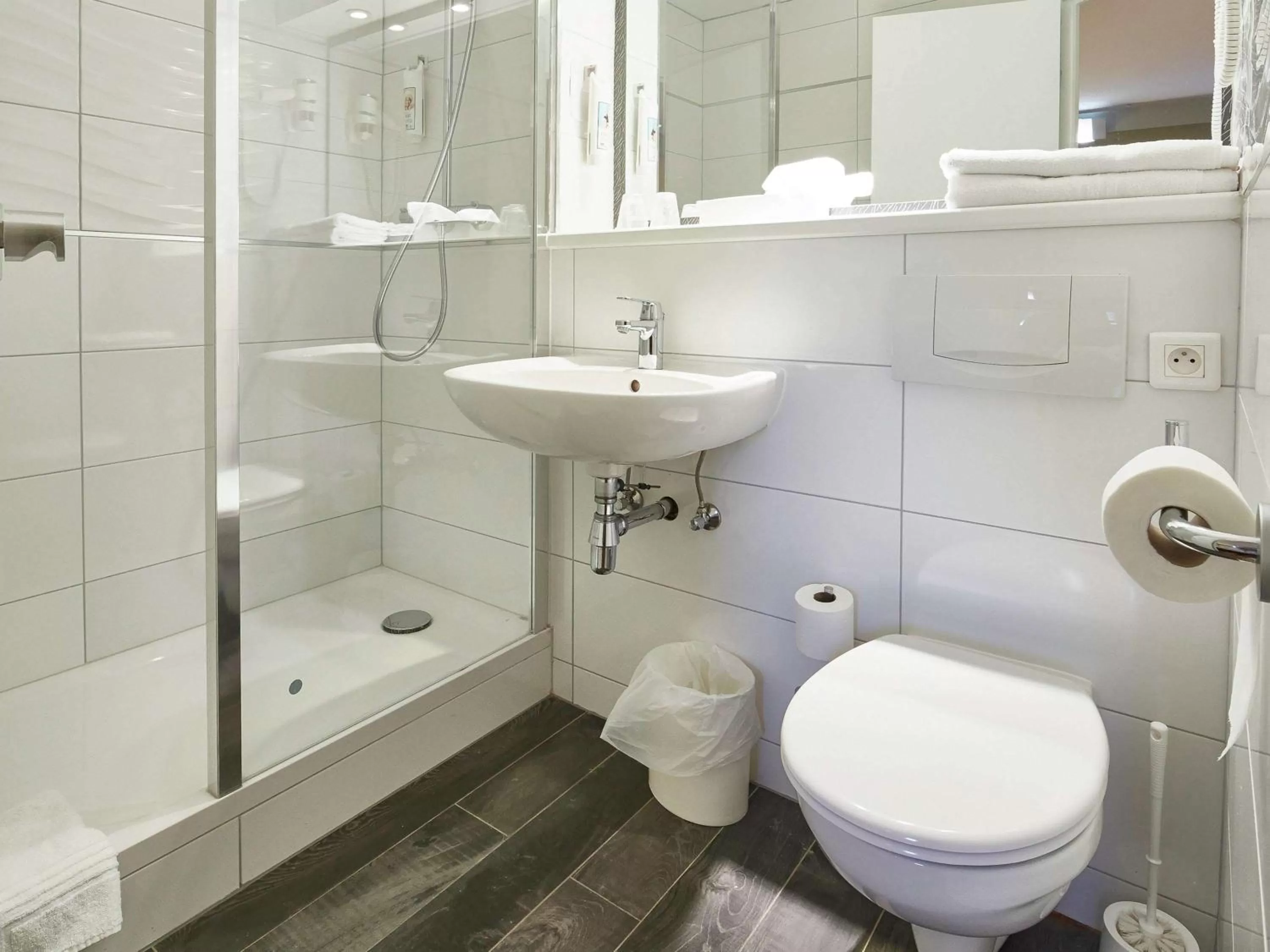 Photo of the whole room in ibis Haguenau Strasbourg Nord