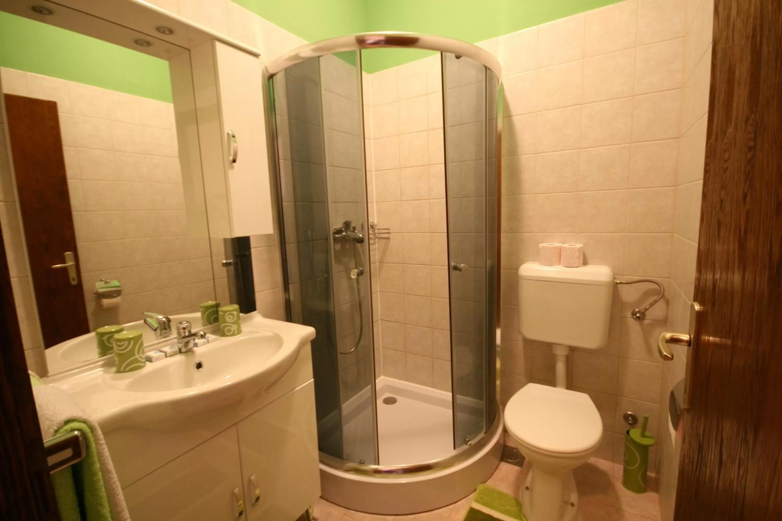 Bathroom in Rooms Lišnić