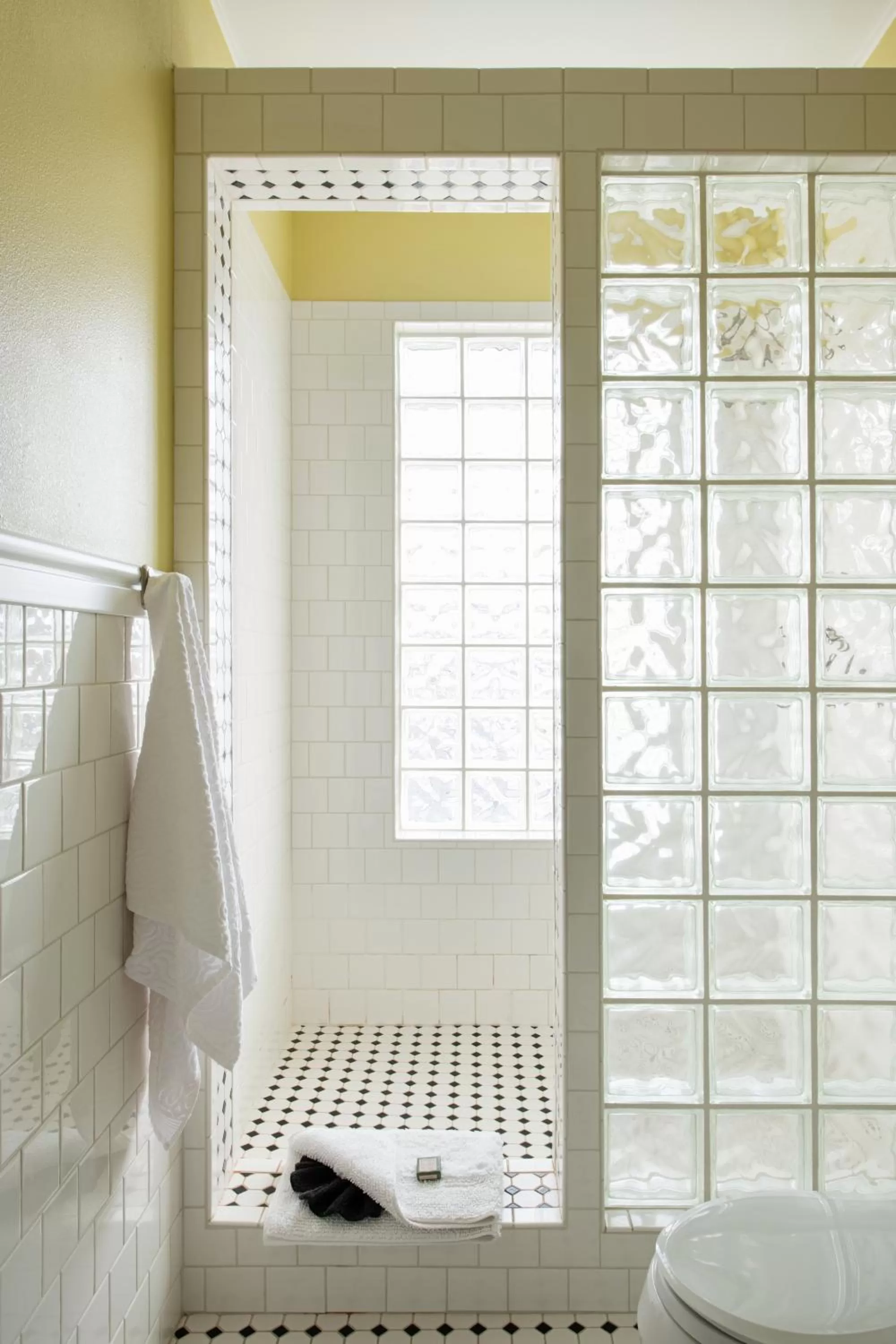 Bathroom in Chamberlin Inn