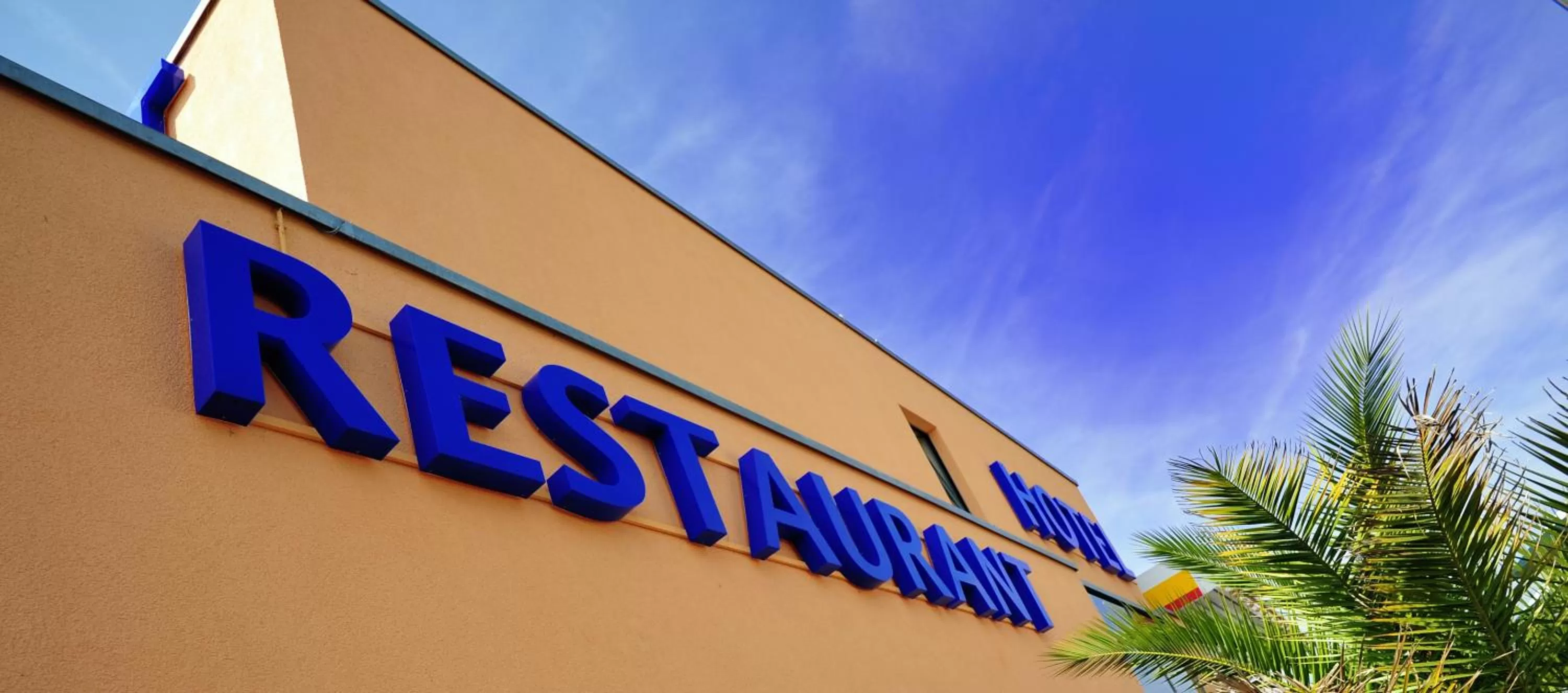 Facade/entrance, Property Logo/Sign in Auszeit Das Hotel Schweitenkirchen