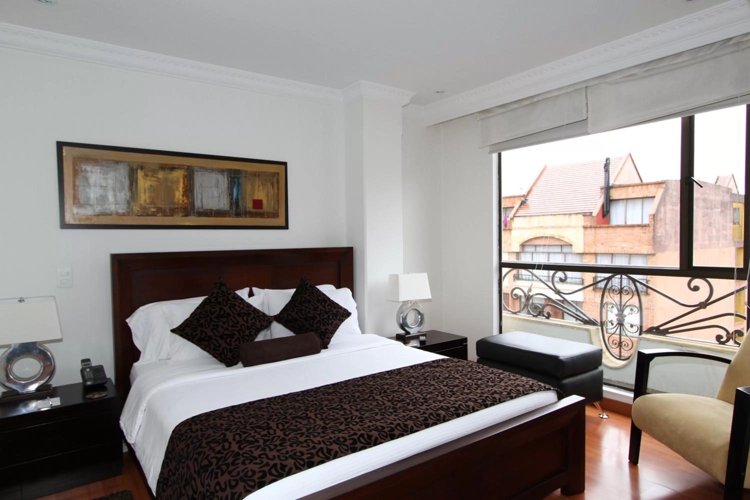 Photo of the whole room, Bed in Hotel Suites 108