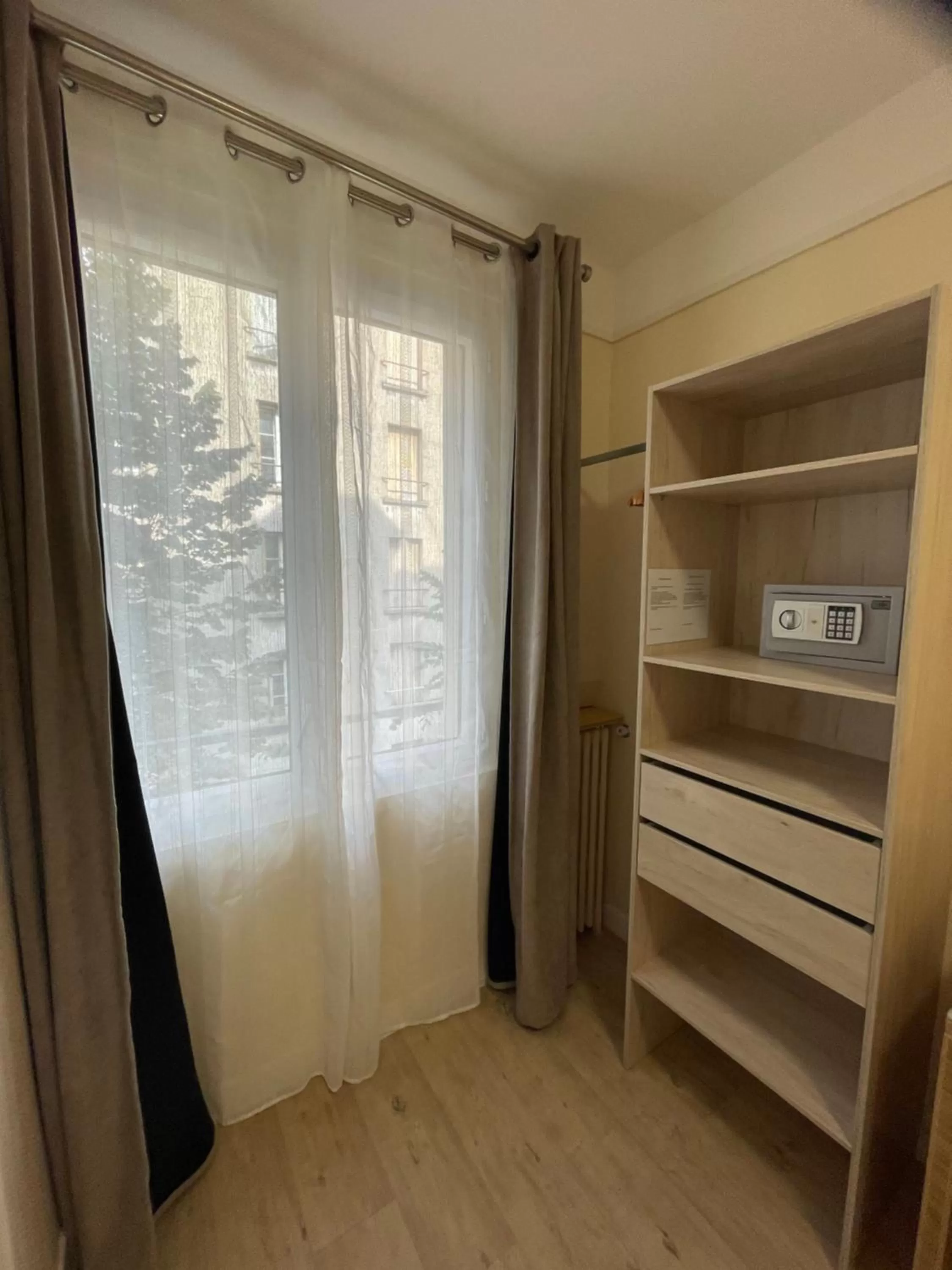 Bed in Residence Hoche