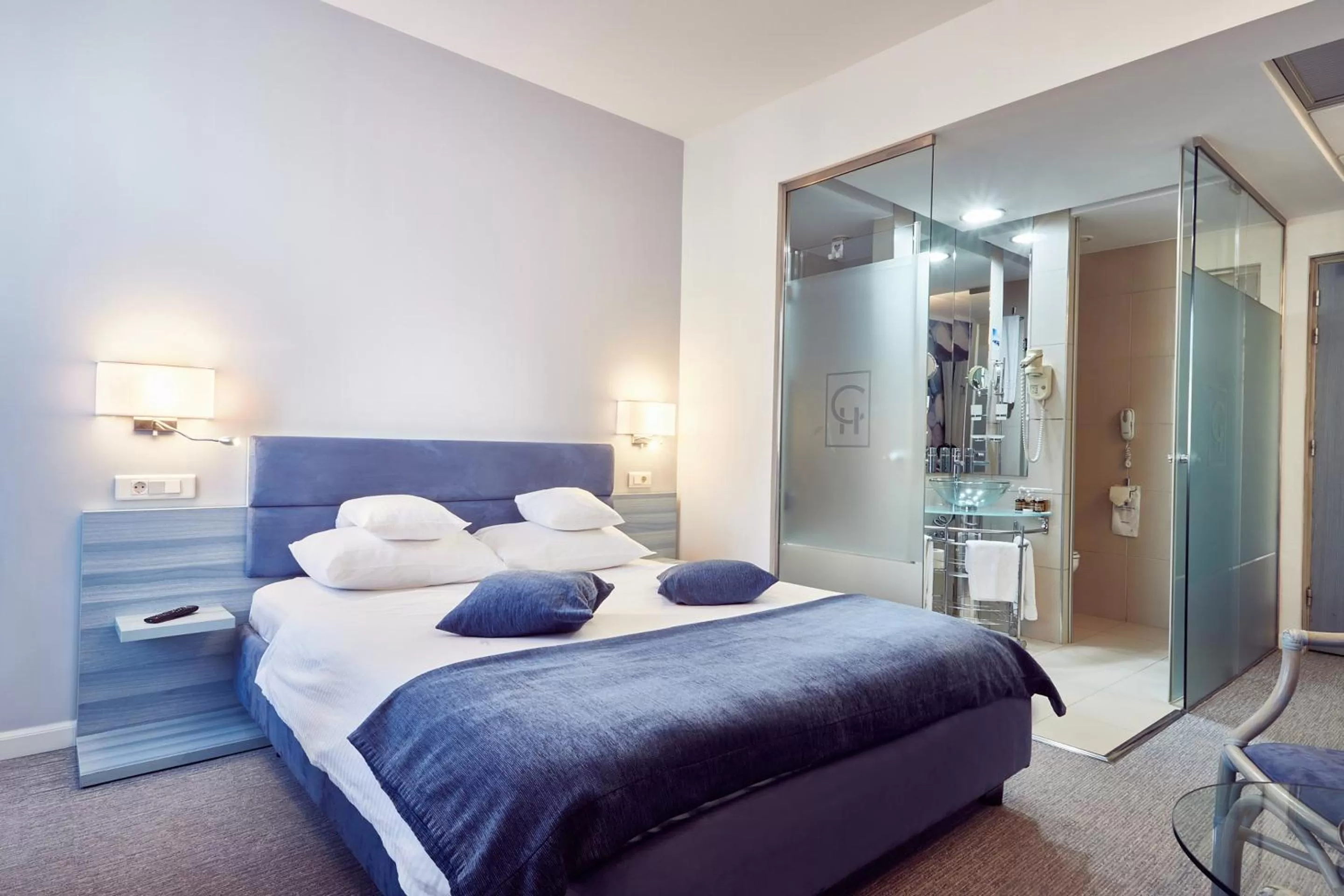 Bed in Continental Forum Sibiu