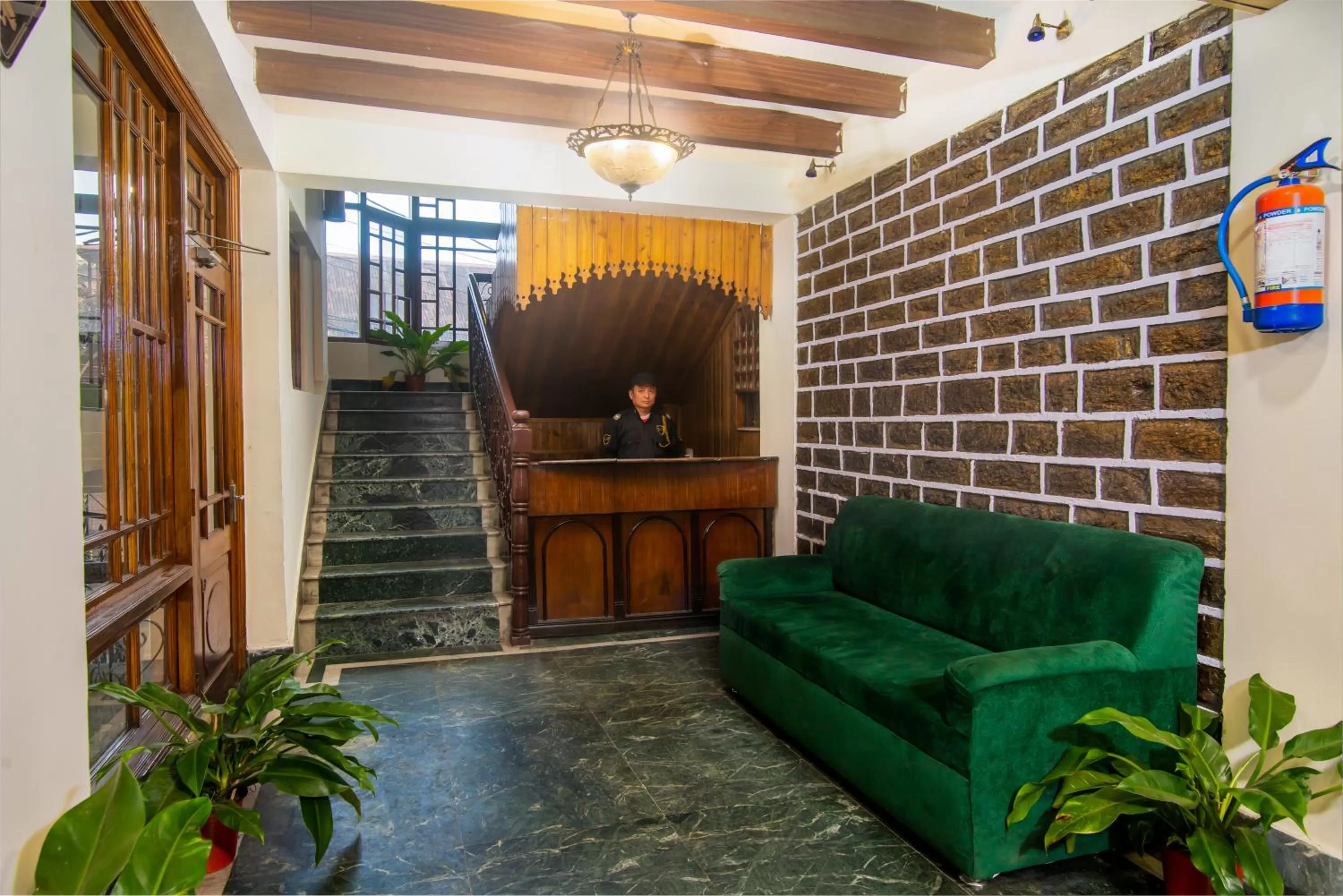 Lobby or reception in Muscatel BhumSang - 200 Mts from Mall Road