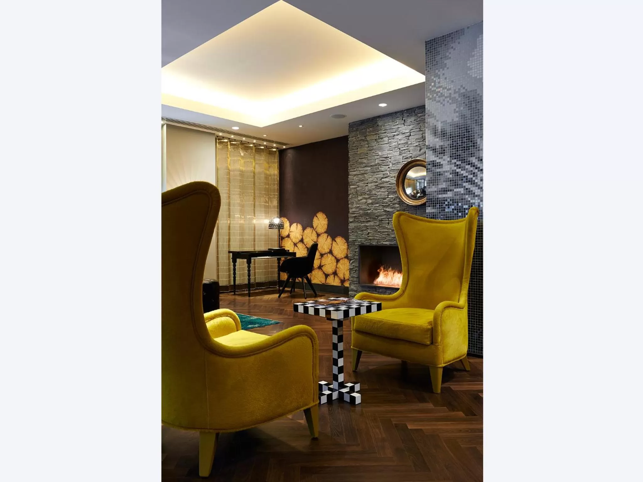 Lobby or reception in South Place Hotel