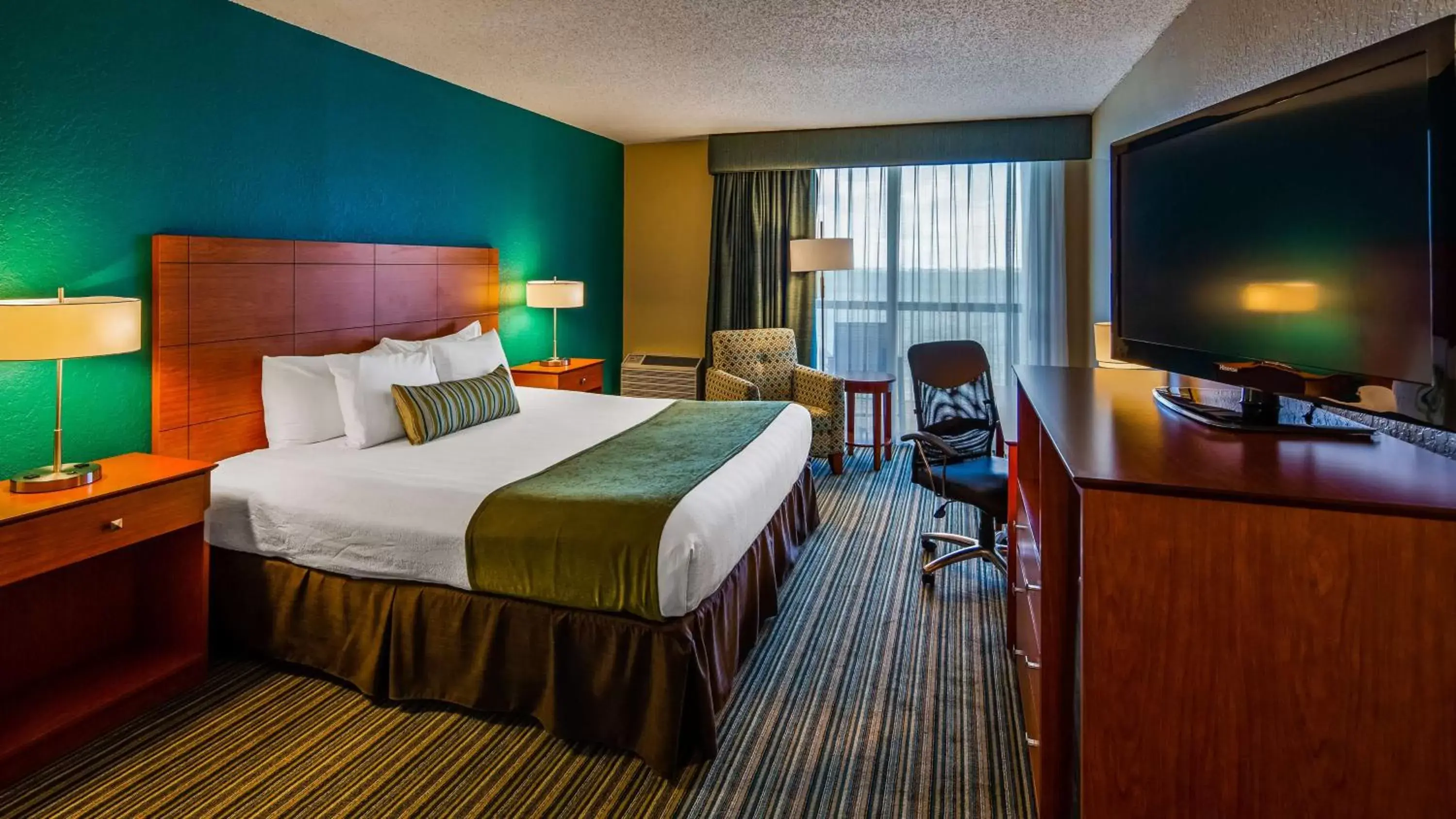 King Room with King Bed and Balcony - Bayfront/Non-Smoking in Best Western On The Bay Inn & Marina King Room with King Bed and Balcony - Bayfront/Non-Smoking in Best Western On The Bay Inn & Marina