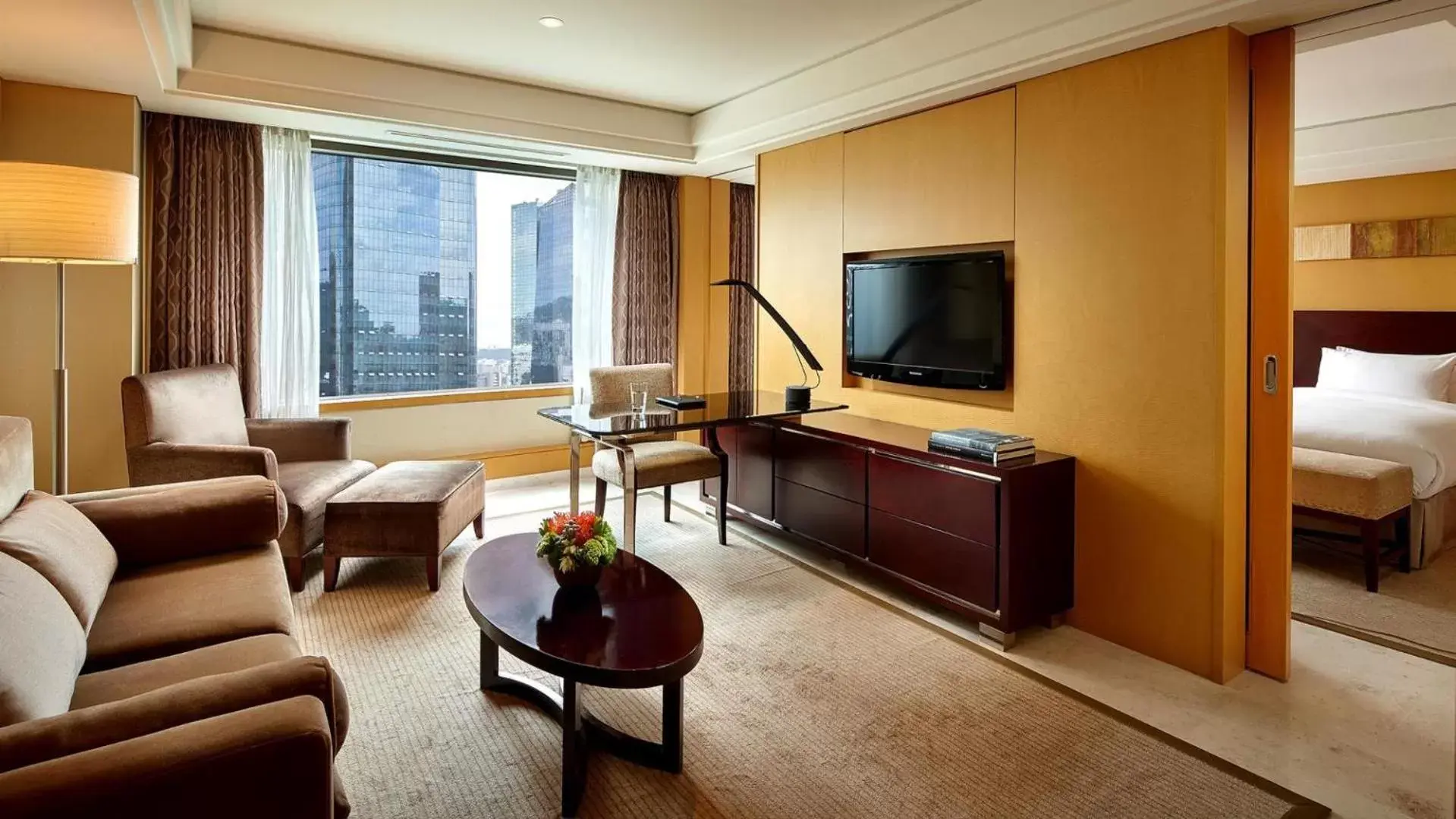 Junior Suite Double Room in Lotte Hotel Seoul Junior Suite Double Room in Lotte Hotel Seoul