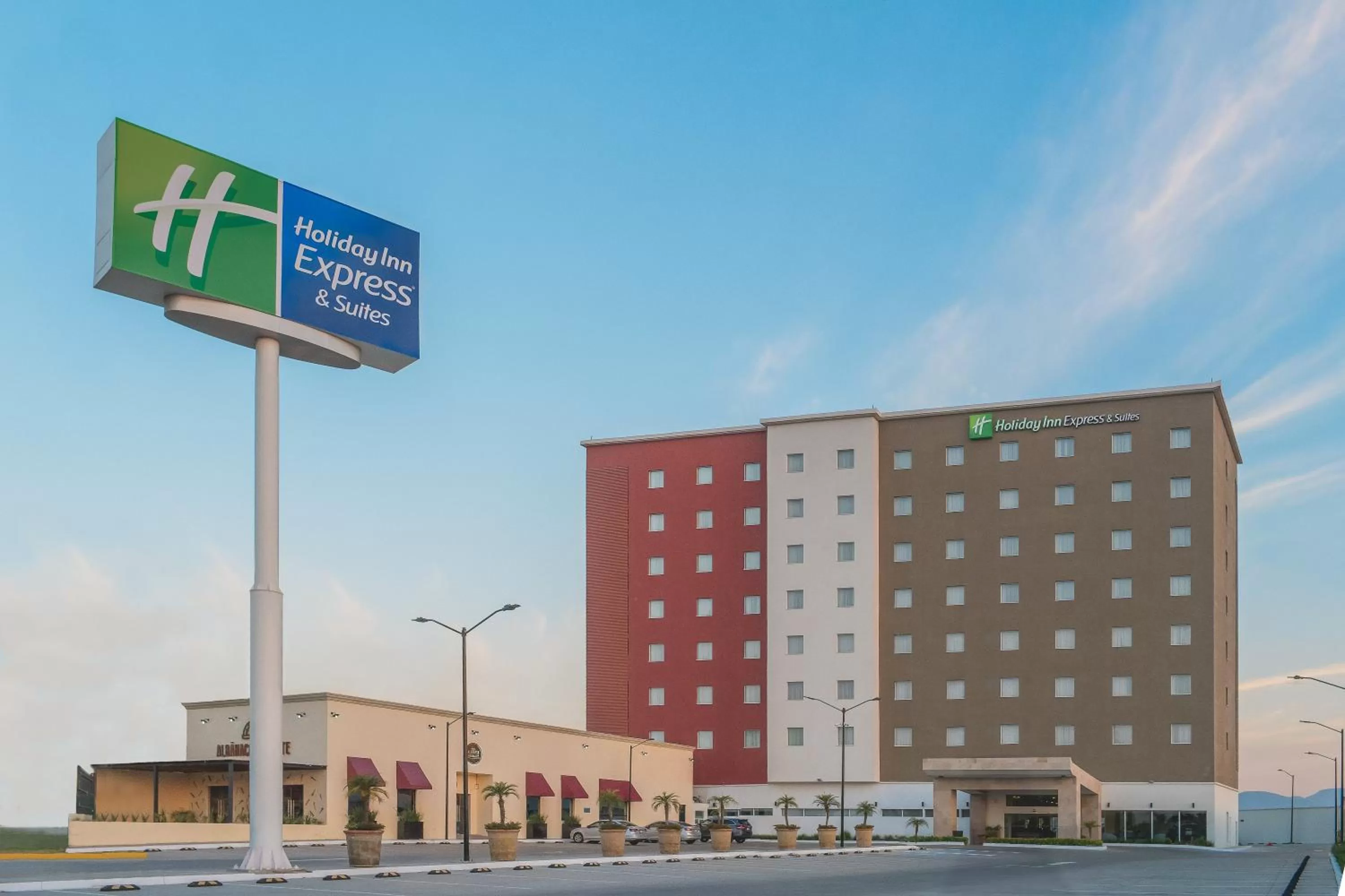 Property building in Holiday Inn Express & Suites Silao Aeropuerto Terminal by IHG