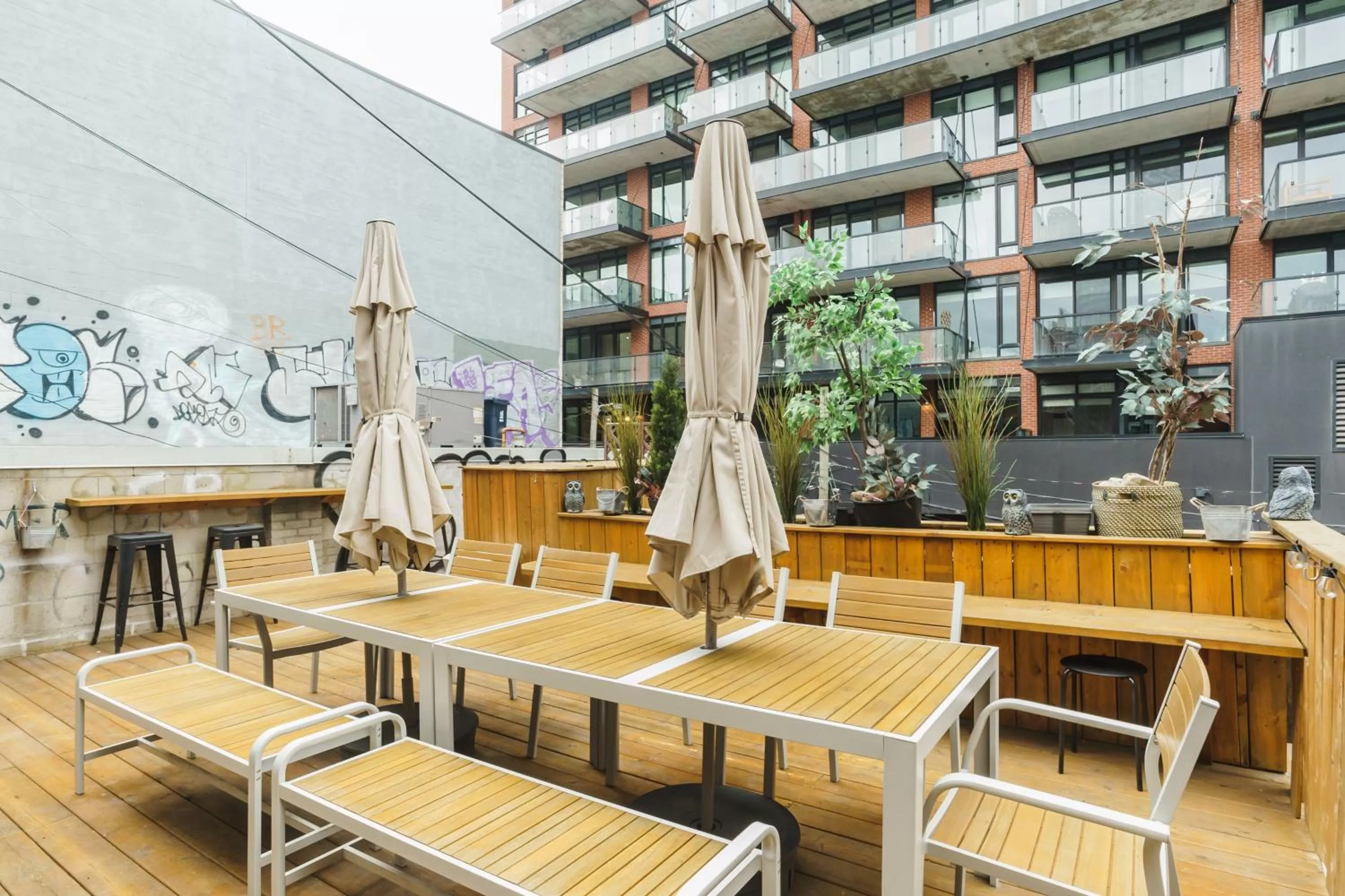 Patio, Restaurant/Places to Eat in Queen Street Lofts